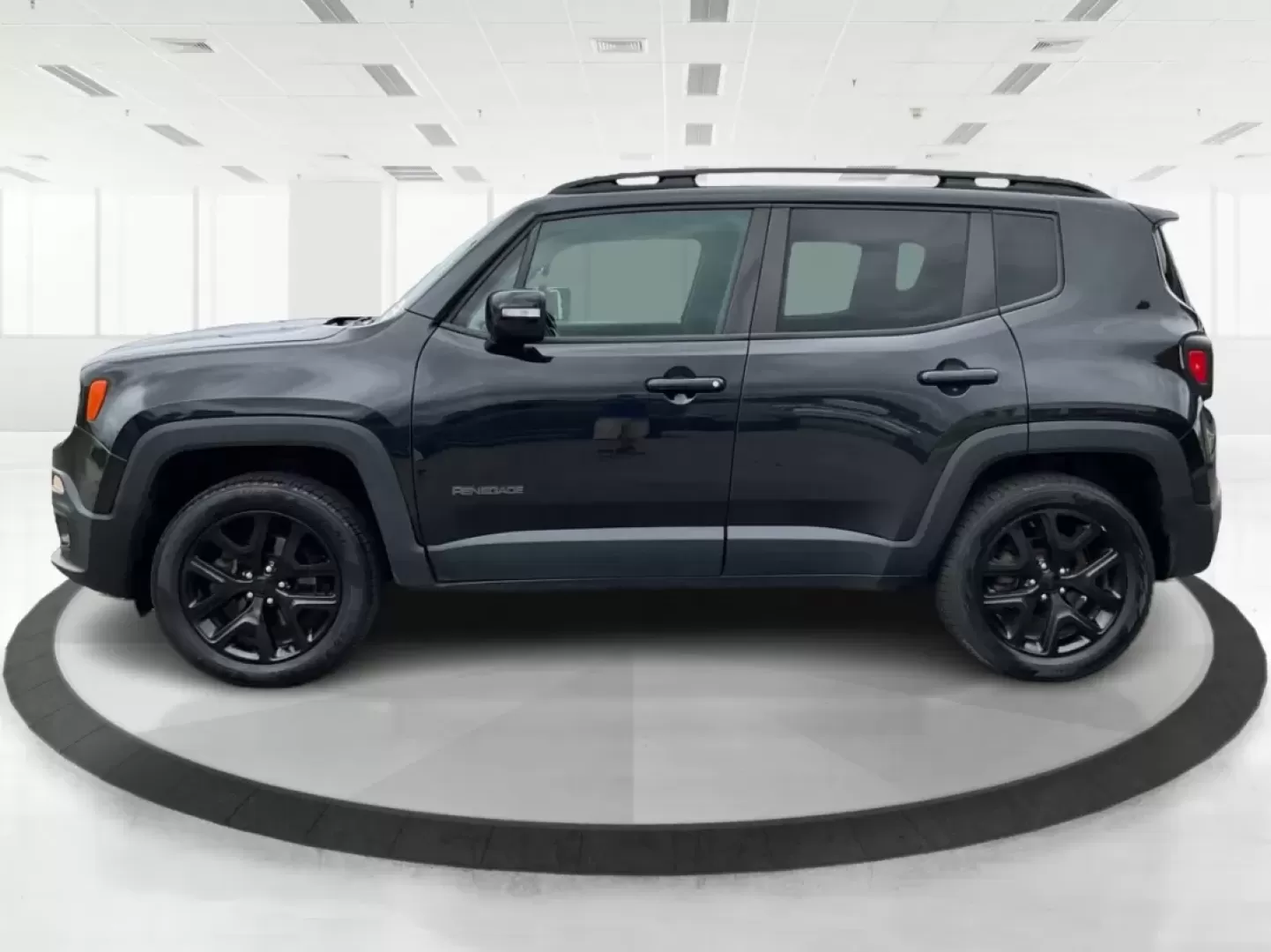 2016 Jeep Renegade Justice (ZACCJBBT4GP) with an Tigershark MultiAir 2.4L I-4 variable valve contro engine, located at 1230 East Main St, Xenia, OH, 45385, (937) 908-9800, 39.688026, -83.910172 - ### Adventure Awaits with the 2016 Jeep Renegade Justice at Advantage Car and Credit - Xenia!<br /> <br /> Are you ready to tackle your next adventure? Whether you're planning a weekend getaway with friends, navigating the hustle and bustle of daily commutes, or exploring the great outdoors, the 201 - Photo#5