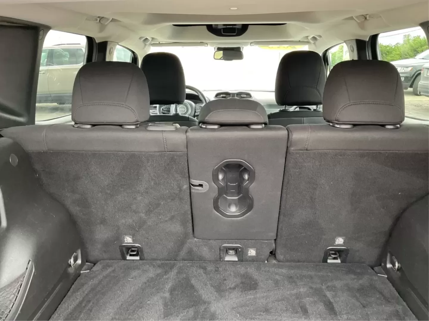 2016 Jeep Renegade Justice (ZACCJBBT4GP) with an Tigershark MultiAir 2.4L I-4 variable valve contro engine, located at 1230 East Main St, Xenia, OH, 45385, (937) 908-9800, 39.688026, -83.910172 - ### Adventure Awaits with the 2016 Jeep Renegade Justice at Advantage Car and Credit - Xenia!<br /> <br /> Are you ready to tackle your next adventure? Whether you're planning a weekend getaway with friends, navigating the hustle and bustle of daily commutes, or exploring the great outdoors, the 201 - Photo#11