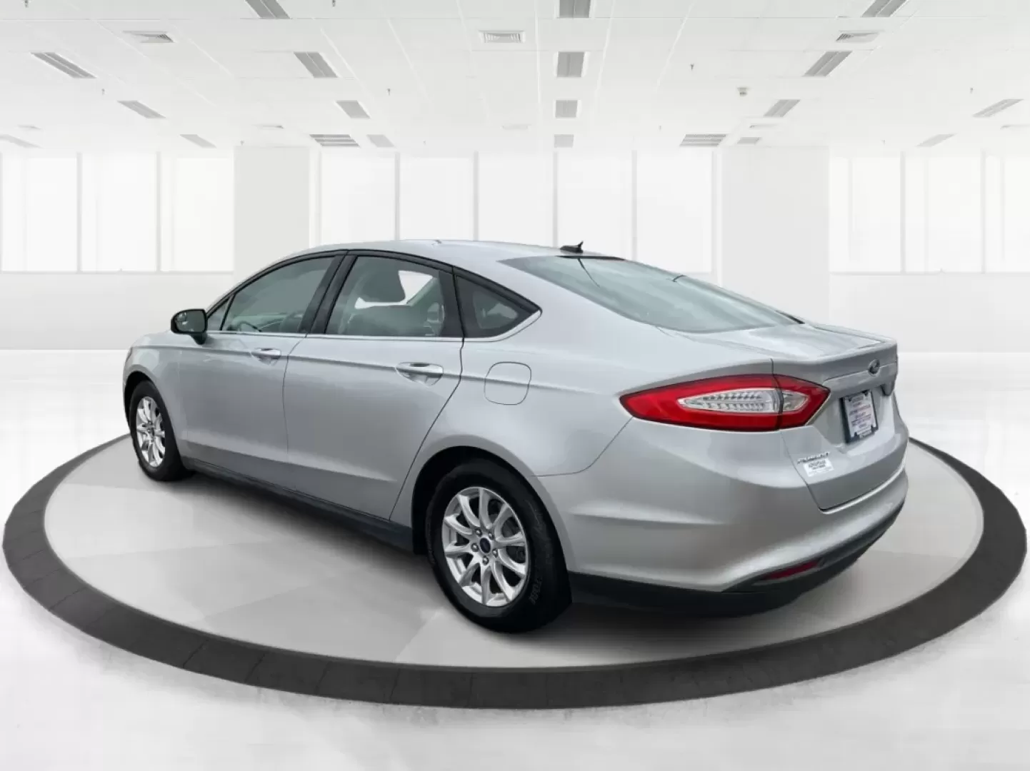 2016 Ford Fusion S (3FA6P0G72GR) with an Duratec 2.5L I-4 DOHC engine, located at 1099 N County Rd 25A , Troy, OH, 45373, (937) 908-9800, 40.057079, -84.212883 - Discover the perfect blend of style, comfort, and reliability with this **2016 Ford Fusion**-ideal for your daily commutes, family outings, or weekend adventures. If you're searching for a dependable sedan that won't break the bank, this vehicle is just what you need. It's great for growing families - Photo#4