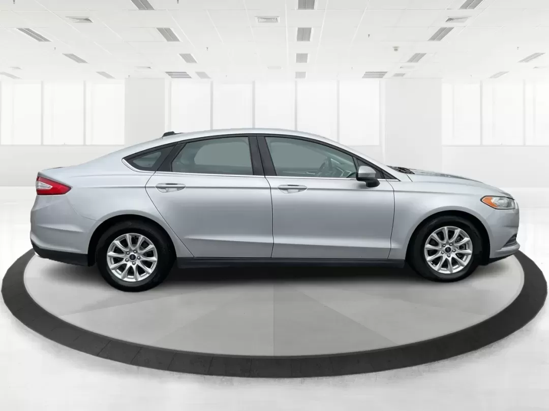 2016 Ford Fusion S (3FA6P0G72GR) with an Duratec 2.5L I-4 DOHC engine, located at 1184 Kauffman Ave, Fairborn, OH, 45324, (937) 908-9800, 39.807072, -84.030914 - Discover the perfect blend of style, comfort, and reliability with this **2016 Ford Fusion**-ideal for your daily commutes, family outings, or weekend adventures. If you're searching for a dependable sedan that won't break the bank, this vehicle is just what you need. It's great for growing families - Photo#1