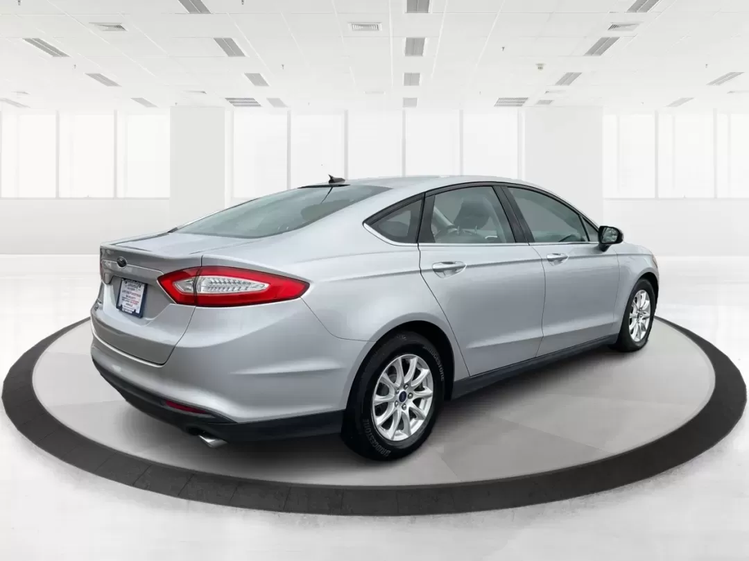 2016 Ford Fusion S (3FA6P0G72GR) with an Duratec 2.5L I-4 DOHC engine, located at 1184 Kauffman Ave, Fairborn, OH, 45324, (937) 908-9800, 39.807072, -84.030914 - Discover the perfect blend of style, comfort, and reliability with this **2016 Ford Fusion**-ideal for your daily commutes, family outings, or weekend adventures. If you're searching for a dependable sedan that won't break the bank, this vehicle is just what you need. It's great for growing families - Photo#2