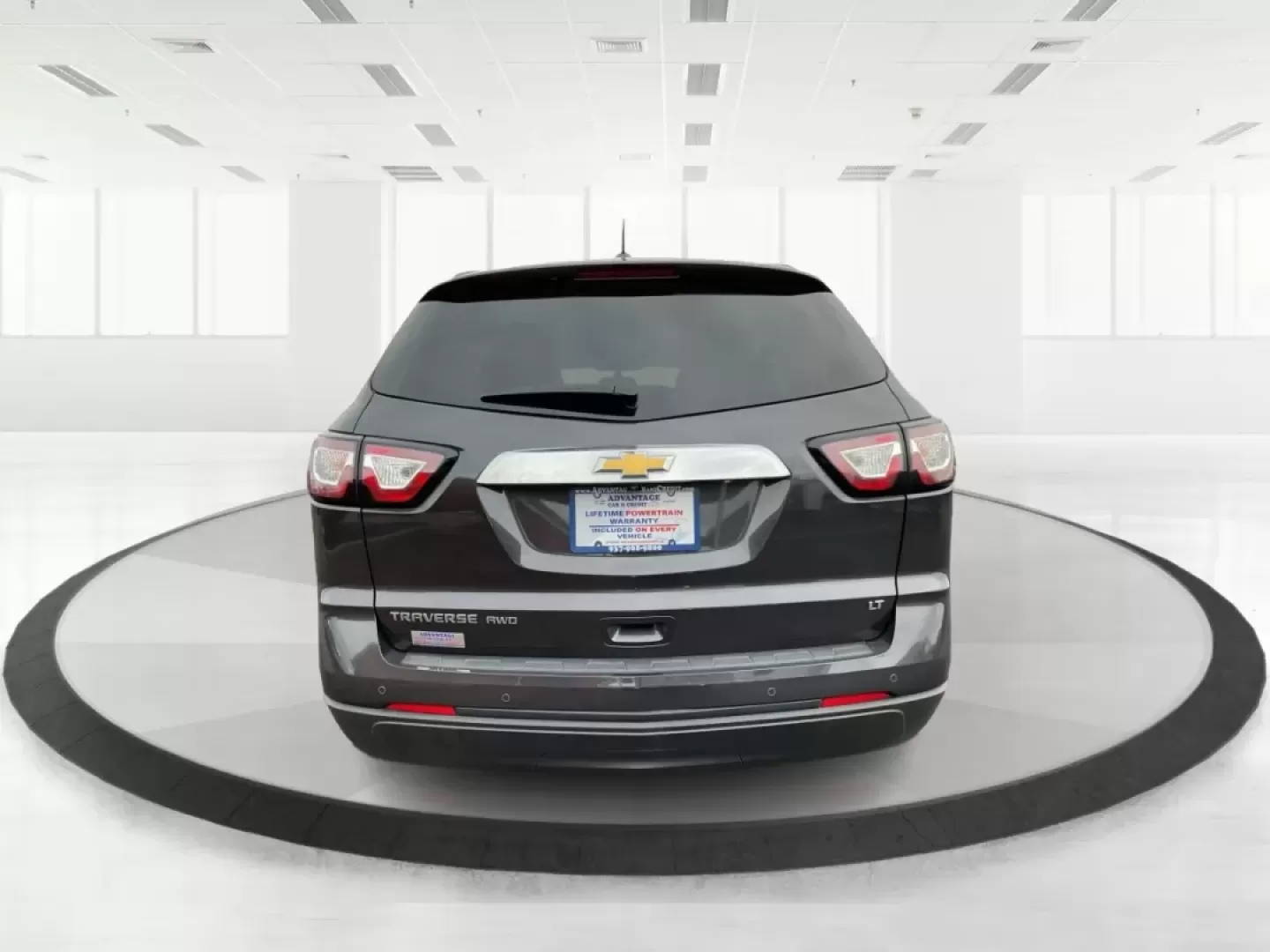 2017 Chevrolet Traverse 1LT (1GNKVGKD4HJ) with an 3.6L V-6 gasoline direct injection engine, located at 880 E. National Road, Vandalia, OH, 45377, (937) 908-9800, 39.891918, -84.183594 - **Explore Your Next Adventure in the 2017 Chevrolet Traverse at Advantage Car and Credit - Vandalia!**<br /> <br /> Are you ready to elevate your family's road trips or weekend adventures? The 2017 Chevrolet Traverse is designed for those who love the open road and need a spacious utility vehicle th - Photo#3