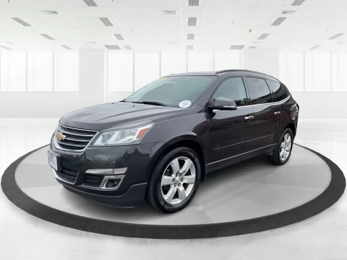 2017 Chevrolet Traverse 1LT (1GNKVGKD4HJ) with an 3.6L V-6 gasoline direct injection engine, located at 880 E. National Road, Vandalia, OH, 45377, (937) 908-9800, 39.891918, -84.183594 - **Explore Your Next Adventure in the 2017 Chevrolet Traverse at Advantage Car and Credit - Vandalia!**<br /> <br /> Are you ready to elevate your family's road trips or weekend adventures? The 2017 Chevrolet Traverse is designed for those who love the open road and need a spacious utility vehicle th - Photo#8