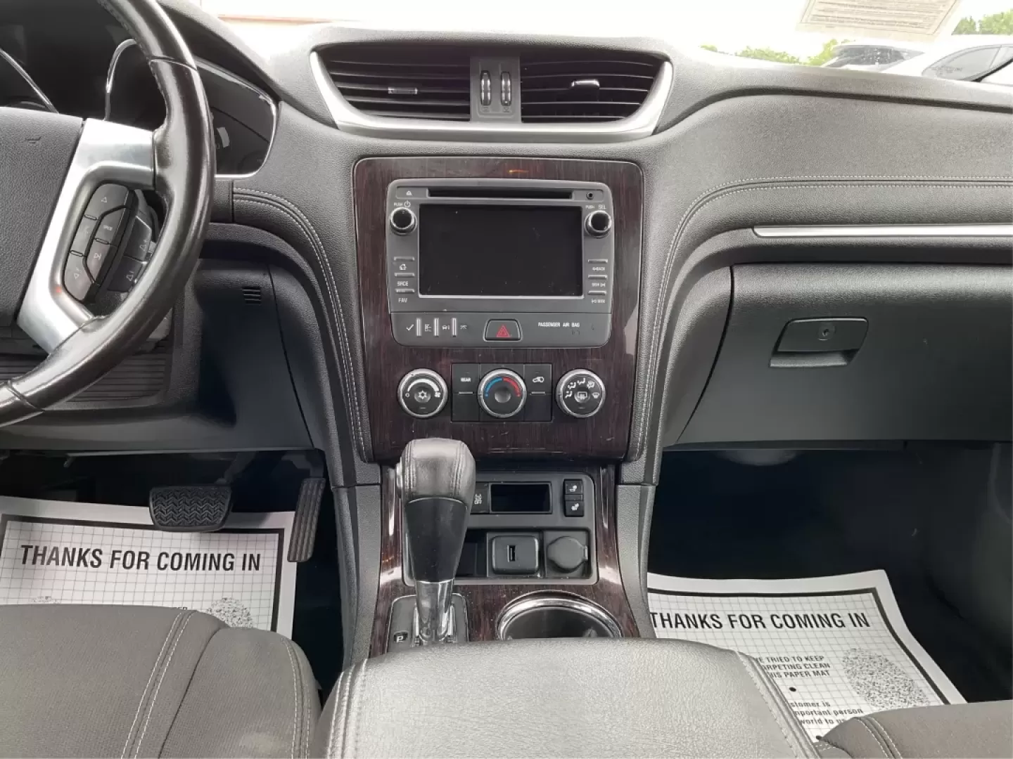 2017 Chevrolet Traverse 1LT (1GNKVGKD4HJ) with an 3.6L V-6 gasoline direct injection engine, located at 880 E. National Road, Vandalia, OH, 45377, (937) 908-9800, 39.891918, -84.183594 - **Explore Your Next Adventure in the 2017 Chevrolet Traverse at Advantage Car and Credit - Vandalia!**<br /> <br /> Are you ready to elevate your family's road trips or weekend adventures? The 2017 Chevrolet Traverse is designed for those who love the open road and need a spacious utility vehicle th - Photo#13