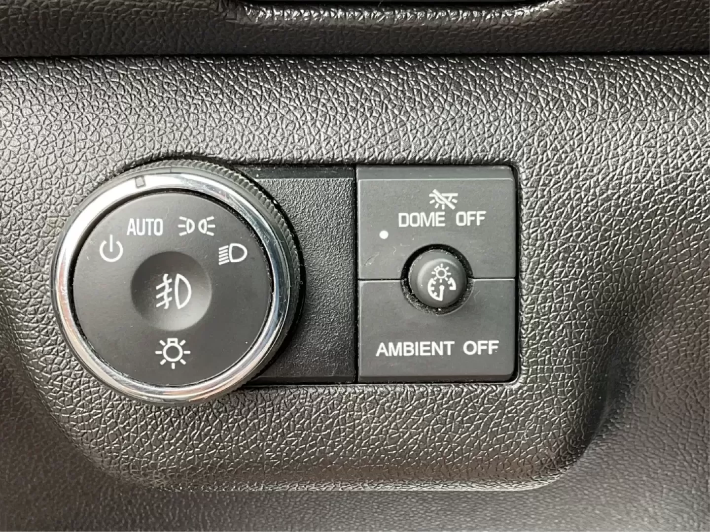 2017 Chevrolet Traverse 1LT (1GNKVGKD4HJ) with an 3.6L V-6 gasoline direct injection engine, located at 880 E. National Road, Vandalia, OH, 45377, (937) 908-9800, 39.891918, -84.183594 - **Explore Your Next Adventure in the 2017 Chevrolet Traverse at Advantage Car and Credit - Vandalia!**<br /> <br /> Are you ready to elevate your family's road trips or weekend adventures? The 2017 Chevrolet Traverse is designed for those who love the open road and need a spacious utility vehicle th - Photo#17