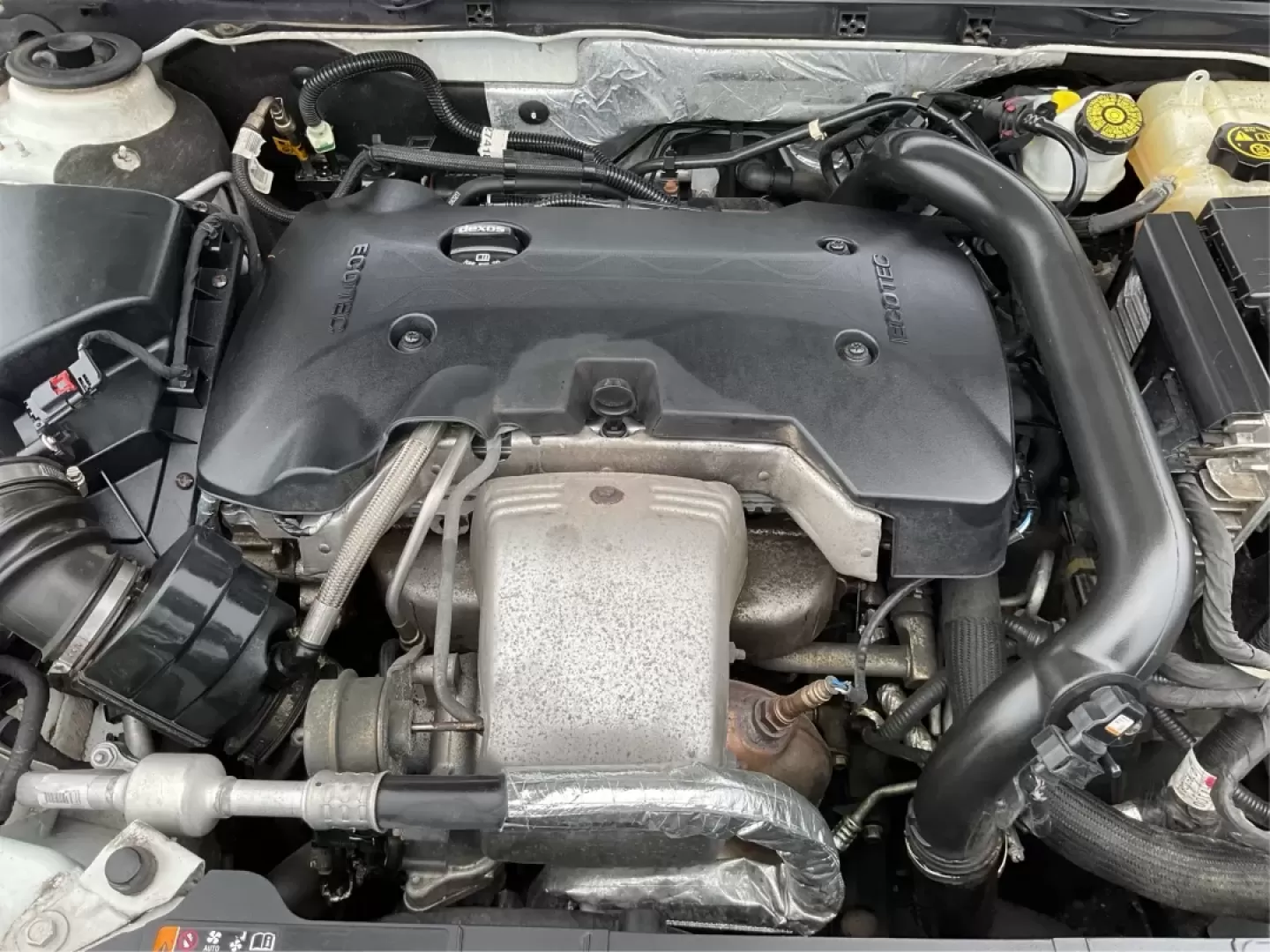 2014 Buick Regal Turbo (2G4GK5EX3E9) with an 2L I-4 gasoline direct injection engine, located at 880 E. National Road, Vandalia, OH, 45377, (937) 908-9800, 39.891918, -84.183594 - **Unleash Your Driving Experience with the 2014 Buick Regal Turbo: The Perfect Blend of Comfort and Style!**<br /> <br /> Are you on the lookout for a car that not only meets your daily commuting needs but also elevates your lifestyle? Look no further than our stunning 2014 Buick Regal Turbo, availa - Photo#11