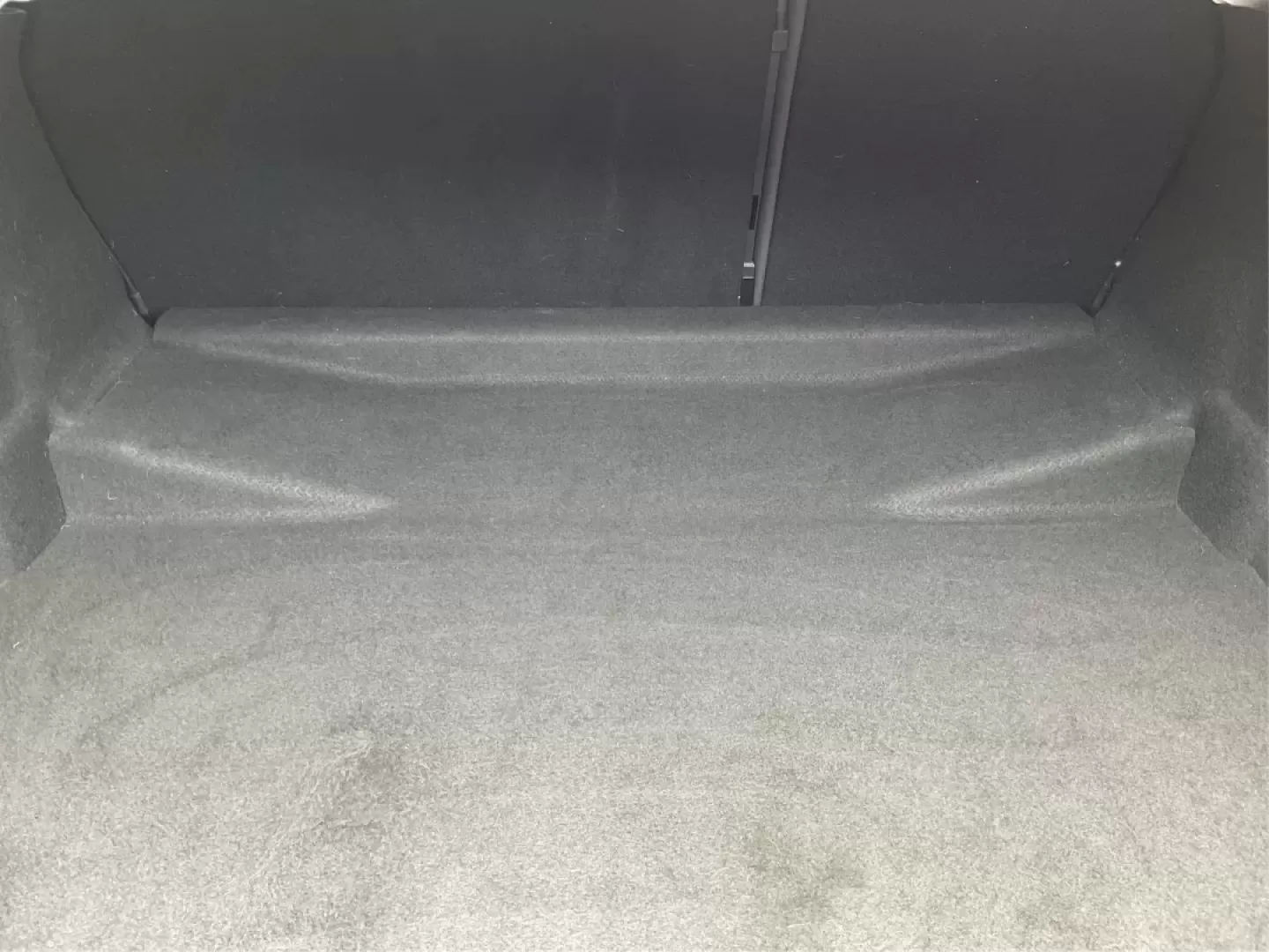 2014 Buick Regal Turbo (2G4GK5EX3E9) with an 2L I-4 gasoline direct injection engine, located at 880 E. National Road, Vandalia, OH, 45377, (937) 908-9800, 39.891918, -84.183594 - **Unleash Your Driving Experience with the 2014 Buick Regal Turbo: The Perfect Blend of Comfort and Style!**<br /> <br /> Are you on the lookout for a car that not only meets your daily commuting needs but also elevates your lifestyle? Look no further than our stunning 2014 Buick Regal Turbo, availa - Photo#12