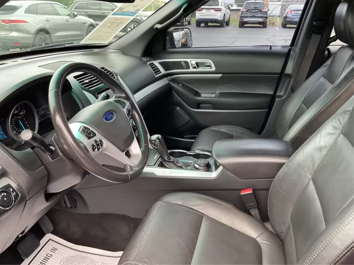 2015 Ford Explorer XLT (1FM5K8D83FG) with an 3.5L V-6 DOHC engine, located at 880 E. National Road, Vandalia, OH, 45377, (937) 908-9800, 39.891918, -84.183594 - **Discover Adventure in the 2015 Ford Explorer XLT Ideal for Family Road Trips and Weekend Getaways!** <br /> <br /> At Advantage Car and Credit Vandalia, we know how important it is to have a reliable and spacious vehicle that fits your active lifestyle. Whether you're planning a family road trip - Photo#9