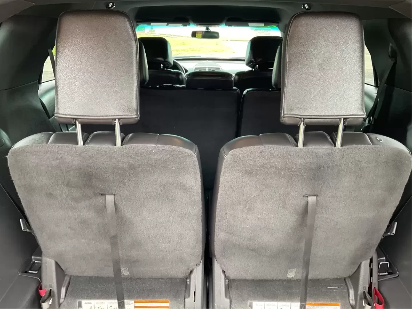 2015 Ford Explorer XLT (1FM5K8D83FG) with an 3.5L V-6 DOHC engine, located at 880 E. National Road, Vandalia, OH, 45377, (937) 908-9800, 39.891918, -84.183594 - **Discover Adventure in the 2015 Ford Explorer XLT Ideal for Family Road Trips and Weekend Getaways!** <br /> <br /> At Advantage Car and Credit Vandalia, we know how important it is to have a reliable and spacious vehicle that fits your active lifestyle. Whether you're planning a family road trip - Photo#12