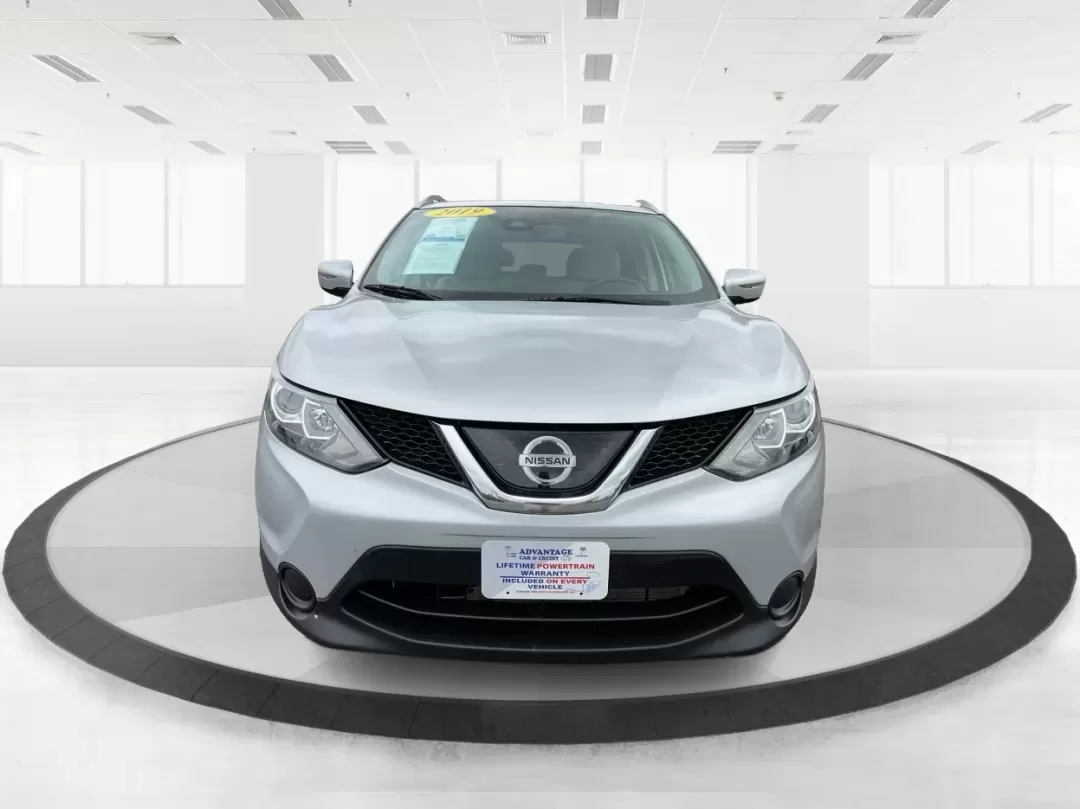 2019 Nissan Rogue SV (JN1BJ1CR3KW) with an 2L I-4 gasoline direct injection engine, located at 4508 South Dixie Dr, Moraine, OH, 45439, (937) 908-9800, 39.689976, -84.218452 - Imagine hitting the open road, the wind in your hair, as you embark on spontaneous weekend adventures or daily commutes-this is the lifestyle that the 2019 Nissan Rogue SV embodies. With its versatile SUV design and impressive features, this vehicle is perfect for anyone looking to elevate their dri - Photo#7