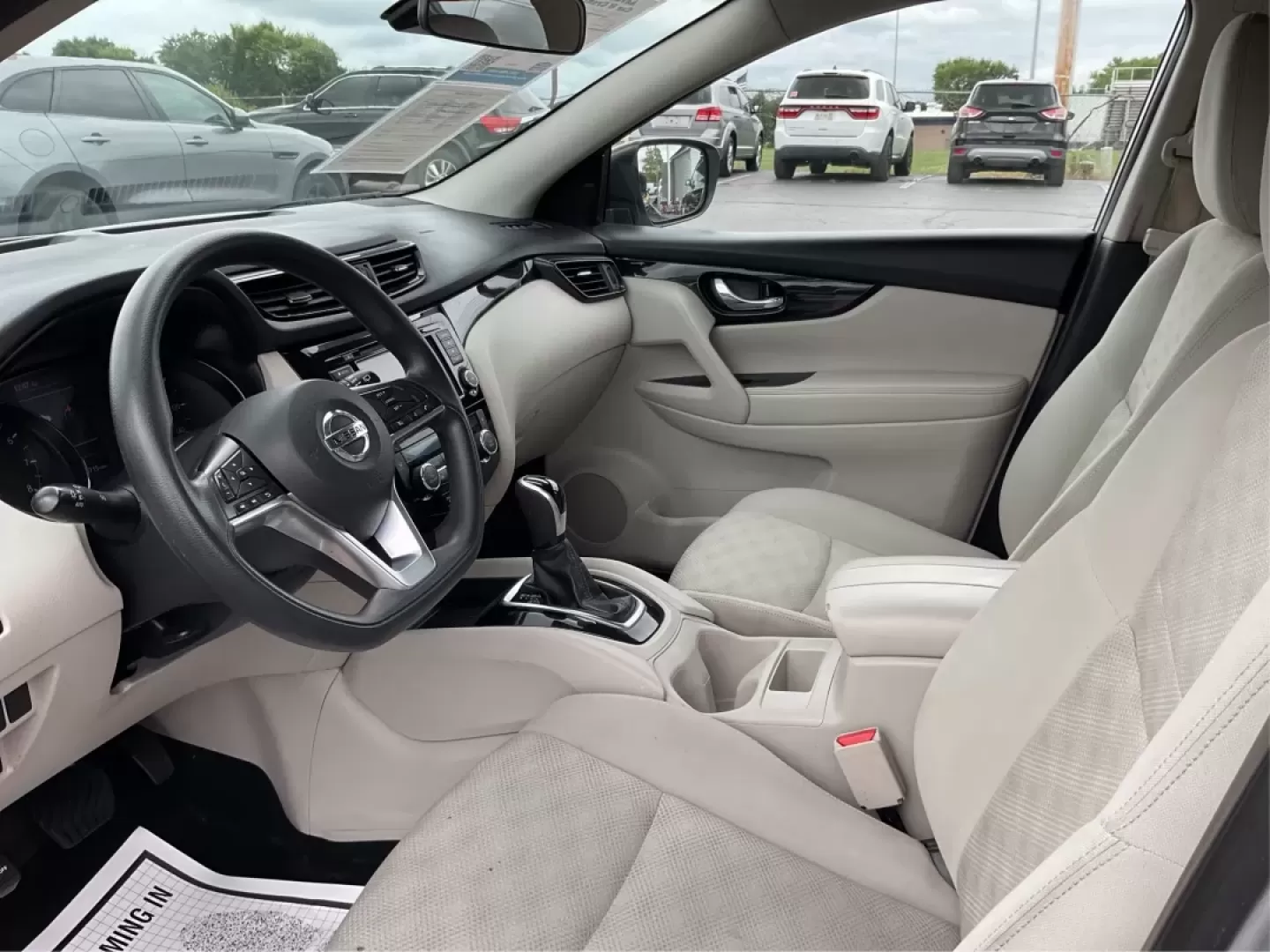 2019 Nissan Rogue SV (JN1BJ1CR3KW) with an 2L I-4 gasoline direct injection engine, located at 4508 South Dixie Dr, Moraine, OH, 45439, (937) 908-9800, 39.689976, -84.218452 - Imagine hitting the open road, the wind in your hair, as you embark on spontaneous weekend adventures or daily commutes-this is the lifestyle that the 2019 Nissan Rogue SV embodies. With its versatile SUV design and impressive features, this vehicle is perfect for anyone looking to elevate their dri - Photo#9