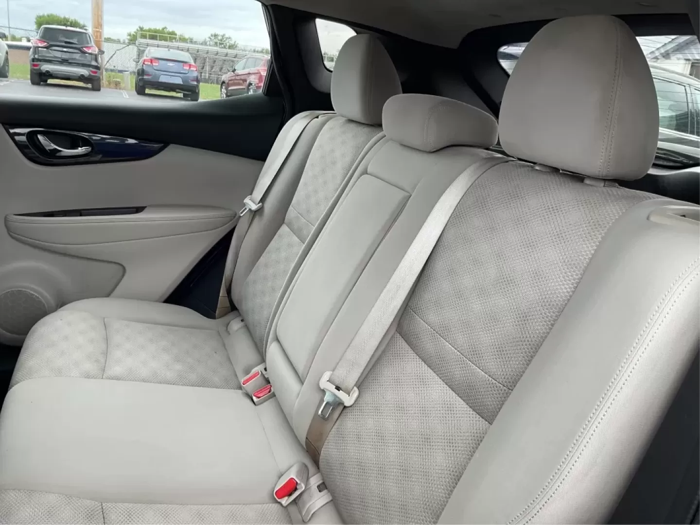 2019 Nissan Rogue SV (JN1BJ1CR3KW) with an 2L I-4 gasoline direct injection engine, located at 4508 South Dixie Dr, Moraine, OH, 45439, (937) 908-9800, 39.689976, -84.218452 - Imagine hitting the open road, the wind in your hair, as you embark on spontaneous weekend adventures or daily commutes-this is the lifestyle that the 2019 Nissan Rogue SV embodies. With its versatile SUV design and impressive features, this vehicle is perfect for anyone looking to elevate their dri - Photo#10