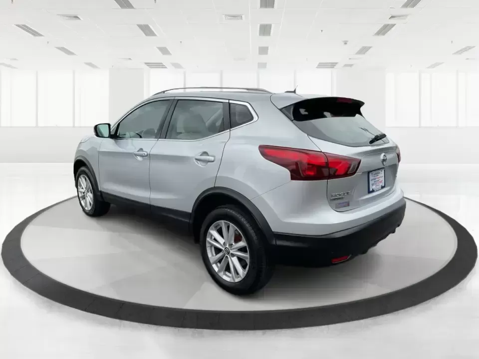2019 Nissan Rogue SV (JN1BJ1CR3KW) with an 2L I-4 gasoline direct injection engine, CVT transmission, located at 880 E. National Road, Vandalia, OH, 45377, (937) 908-9800, 39.891918, -84.183594 - Imagine hitting the open road, the wind in your hair, as you embark on spontaneous weekend adventures or daily commutes-this is the lifestyle that the 2019 Nissan Rogue SV embodies. With its versatile SUV design and impressive features, this vehicle is perfect for anyone looking to elevate their dri - Photo#4