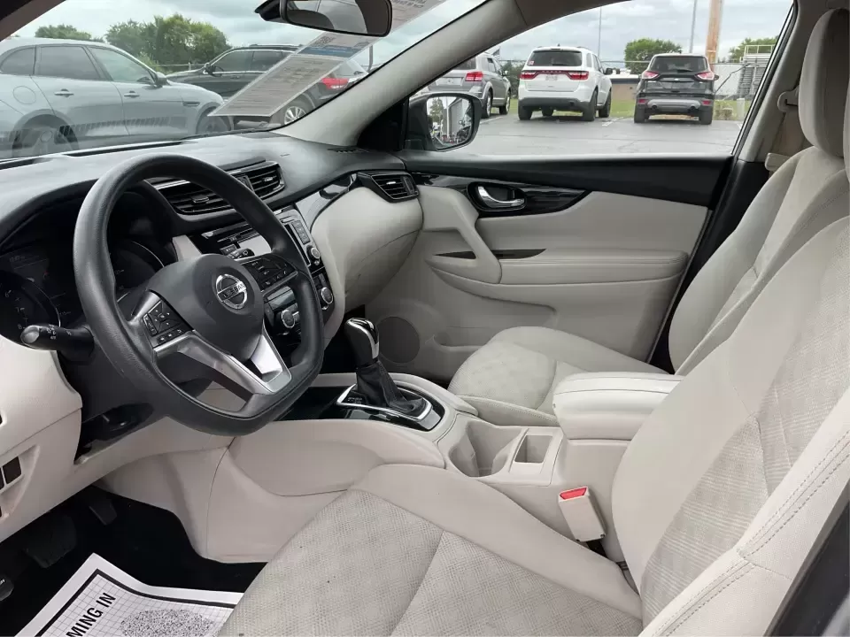 2019 Nissan Rogue SV (JN1BJ1CR3KW) with an 2L I-4 gasoline direct injection engine, CVT transmission, located at 4508 South Dixie Dr, Moraine, OH, 45439, (937) 908-9800, 39.689976, -84.218452 - Imagine hitting the open road, the wind in your hair, as you embark on spontaneous weekend adventures or daily commutes-this is the lifestyle that the 2019 Nissan Rogue SV embodies. With its versatile SUV design and impressive features, this vehicle is perfect for anyone looking to elevate their dri - Photo#9
