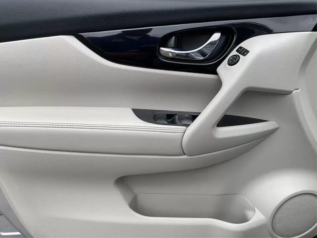 2019 Nissan Rogue SV (JN1BJ1CR3KW) with an 2L I-4 gasoline direct injection engine, located at 401 Woodman Dr, Riverside, OH, 45431, (937) 908-9800, 39.760899, -84.123421 - 2019 Nissan Rogue SV - Photo#18