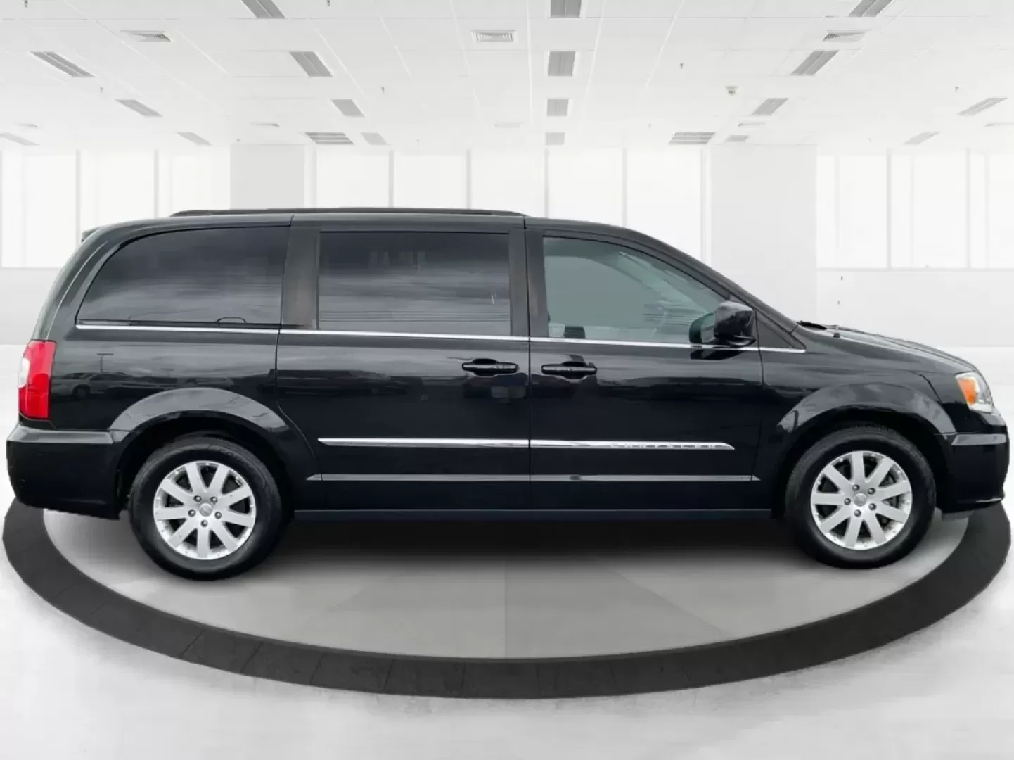 2016 Chrysler Town and Country Touring (2C4RC1BG9GR) with an Pentastar 3.6L V-6 DOHC engine, located at 4508 South Dixie Dr, Moraine, OH, 45439, (937) 908-9800, 39.689976, -84.218452 - **Discover Your Next Family Adventure with the 2016 Chrysler Town and Country Touring!**<br /> <br /> If you're searching for a reliable vehicle that's perfect for family road trips, daily commutes, or weekend getaways, look no further than this stunning 2016 Chrysler Town and Country Touring. W - Photo#1