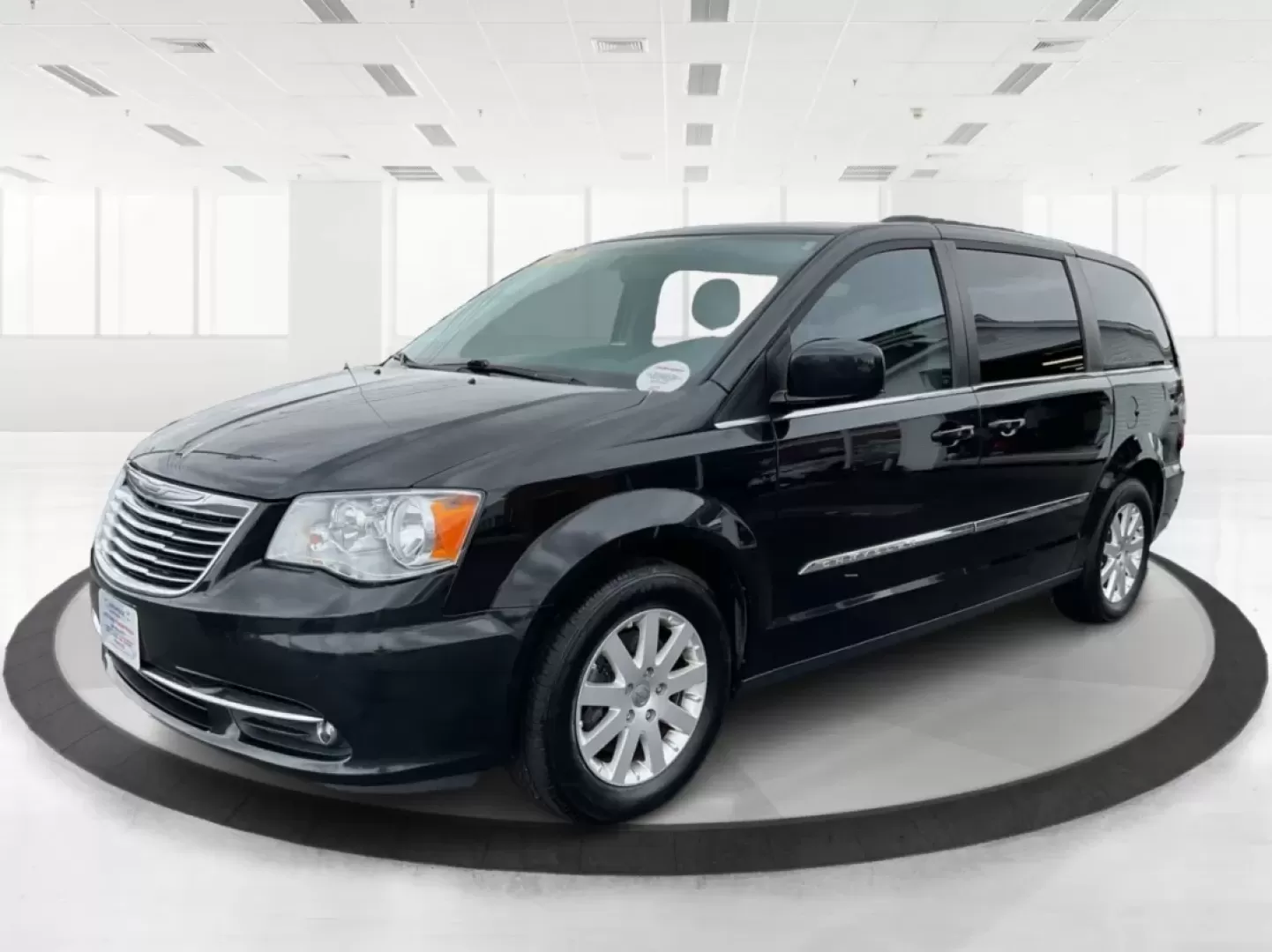 2016 Chrysler Town and Country Touring (2C4RC1BG9GR) with an Pentastar 3.6L V-6 DOHC engine, located at 4508 South Dixie Dr, Moraine, OH, 45439, (937) 908-9800, 39.689976, -84.218452 - **Discover Your Next Family Adventure with the 2016 Chrysler Town and Country Touring!**<br /> <br /> If you're searching for a reliable vehicle that's perfect for family road trips, daily commutes, or weekend getaways, look no further than this stunning 2016 Chrysler Town and Country Touring. W - Photo#8