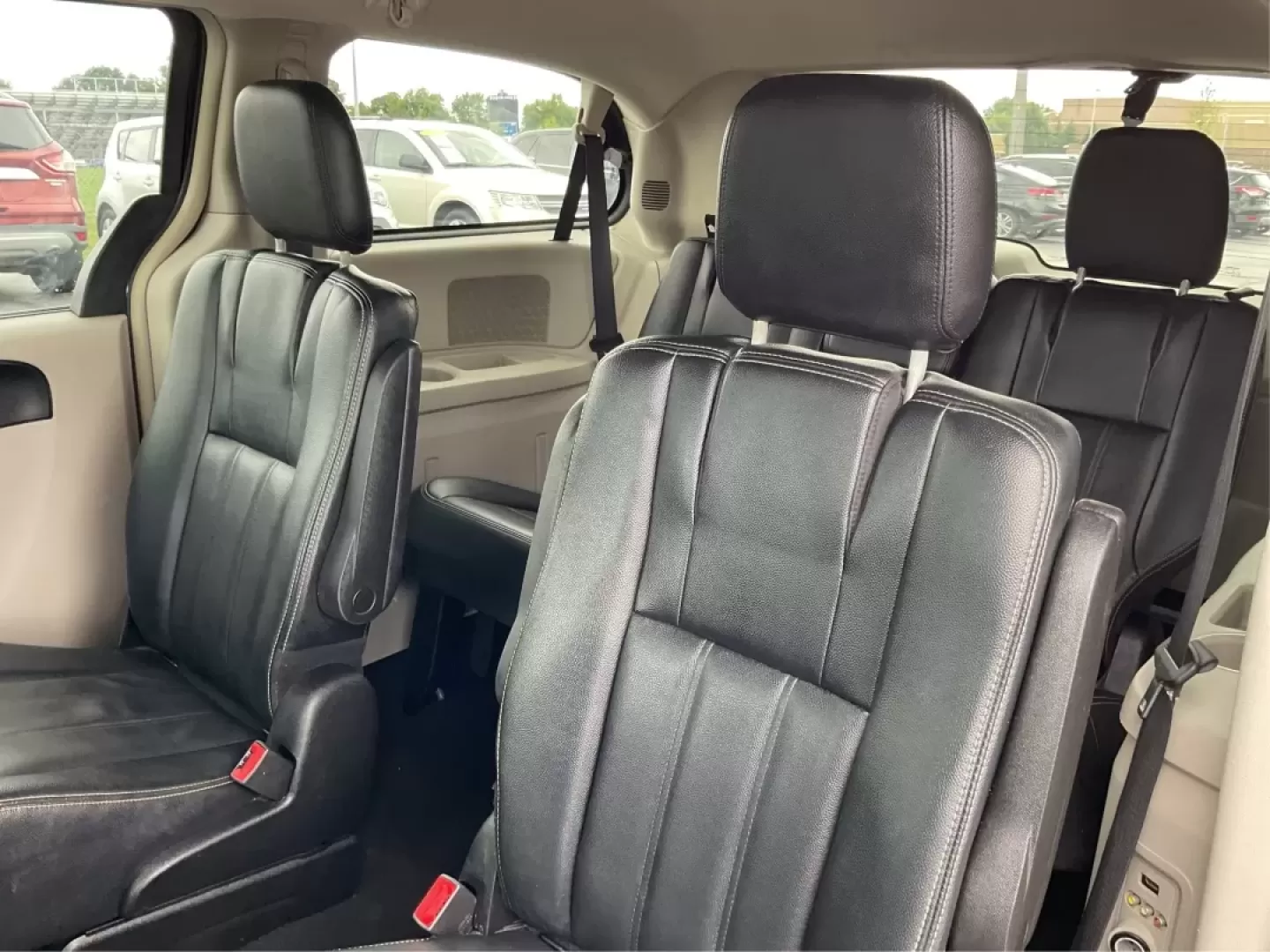 2016 Chrysler Town and Country Touring (2C4RC1BG9GR) with an Pentastar 3.6L V-6 DOHC engine, located at 4508 South Dixie Dr, Moraine, OH, 45439, (937) 908-9800, 39.689976, -84.218452 - **Discover Your Next Family Adventure with the 2016 Chrysler Town and Country Touring!**<br /> <br /> If you're searching for a reliable vehicle that's perfect for family road trips, daily commutes, or weekend getaways, look no further than this stunning 2016 Chrysler Town and Country Touring. W - Photo#10