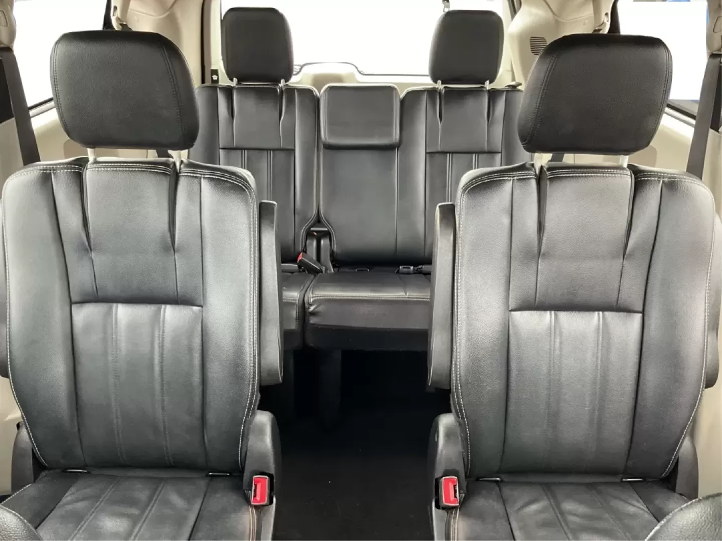 2016 Chrysler Town and Country Touring (2C4RC1BG9GR) with an Pentastar 3.6L V-6 DOHC engine, located at 4508 South Dixie Dr, Moraine, OH, 45439, (937) 908-9800, 39.689976, -84.218452 - **Discover Your Next Family Adventure with the 2016 Chrysler Town and Country Touring!**<br /> <br /> If you're searching for a reliable vehicle that's perfect for family road trips, daily commutes, or weekend getaways, look no further than this stunning 2016 Chrysler Town and Country Touring. W - Photo#14
