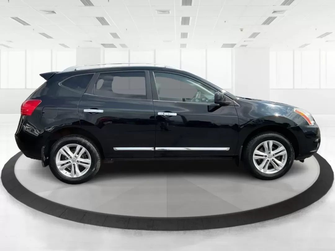 2013 Nissan Rogue SV (JN8AS5MV2DW) with an 2.5L I-4 DOHC engine, located at 1230 East Main St, Xenia, OH, 45385, (937) 908-9800, 39.688026, -83.910172 - **Experience Adventure with This 2013 Nissan Rogue SV at Advantage Car and Credit - Piqua!**<br /> <br /> Are you ready to embark on your next road trip or tackle your daily commute with confidence? The 2013 Nissan Rogue SV is perfect for budget-conscious buyers and growing families alike, offering - Photo#1