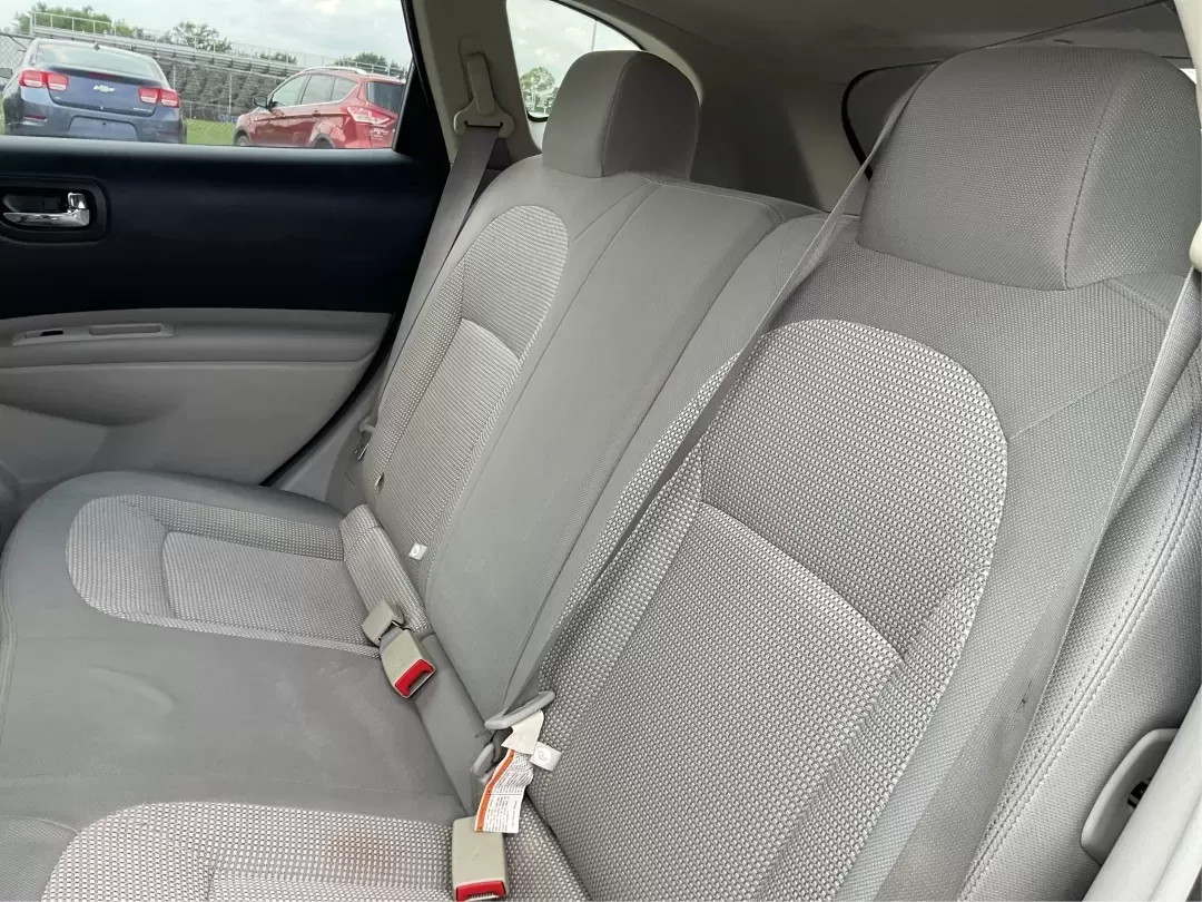 2013 Nissan Rogue SV (JN8AS5MV2DW) with an 2.5L I-4 DOHC engine, located at 1230 East Main St, Xenia, OH, 45385, (937) 908-9800, 39.688026, -83.910172 - **Experience Adventure with This 2013 Nissan Rogue SV at Advantage Car and Credit - Piqua!**<br /> <br /> Are you ready to embark on your next road trip or tackle your daily commute with confidence? The 2013 Nissan Rogue SV is perfect for budget-conscious buyers and growing families alike, offering - Photo#10