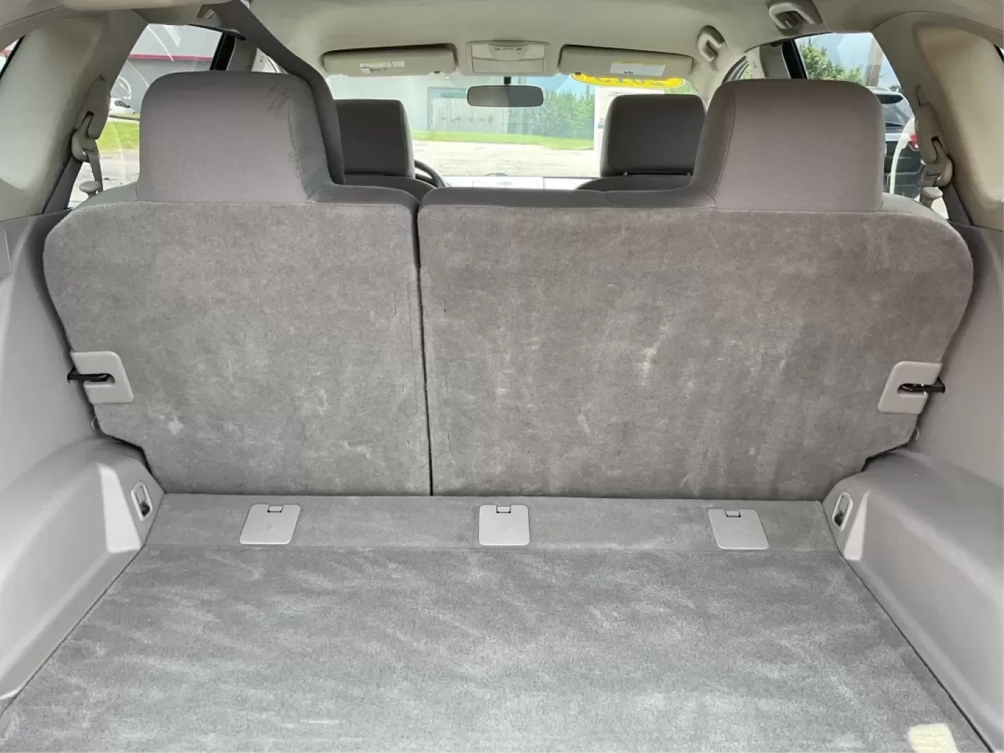 2013 Nissan Rogue SV (JN8AS5MV2DW) with an 2.5L I-4 DOHC engine, located at 1230 East Main St, Xenia, OH, 45385, (937) 908-9800, 39.688026, -83.910172 - **Experience Adventure with This 2013 Nissan Rogue SV at Advantage Car and Credit - Piqua!**<br /> <br /> Are you ready to embark on your next road trip or tackle your daily commute with confidence? The 2013 Nissan Rogue SV is perfect for budget-conscious buyers and growing families alike, offering - Photo#12