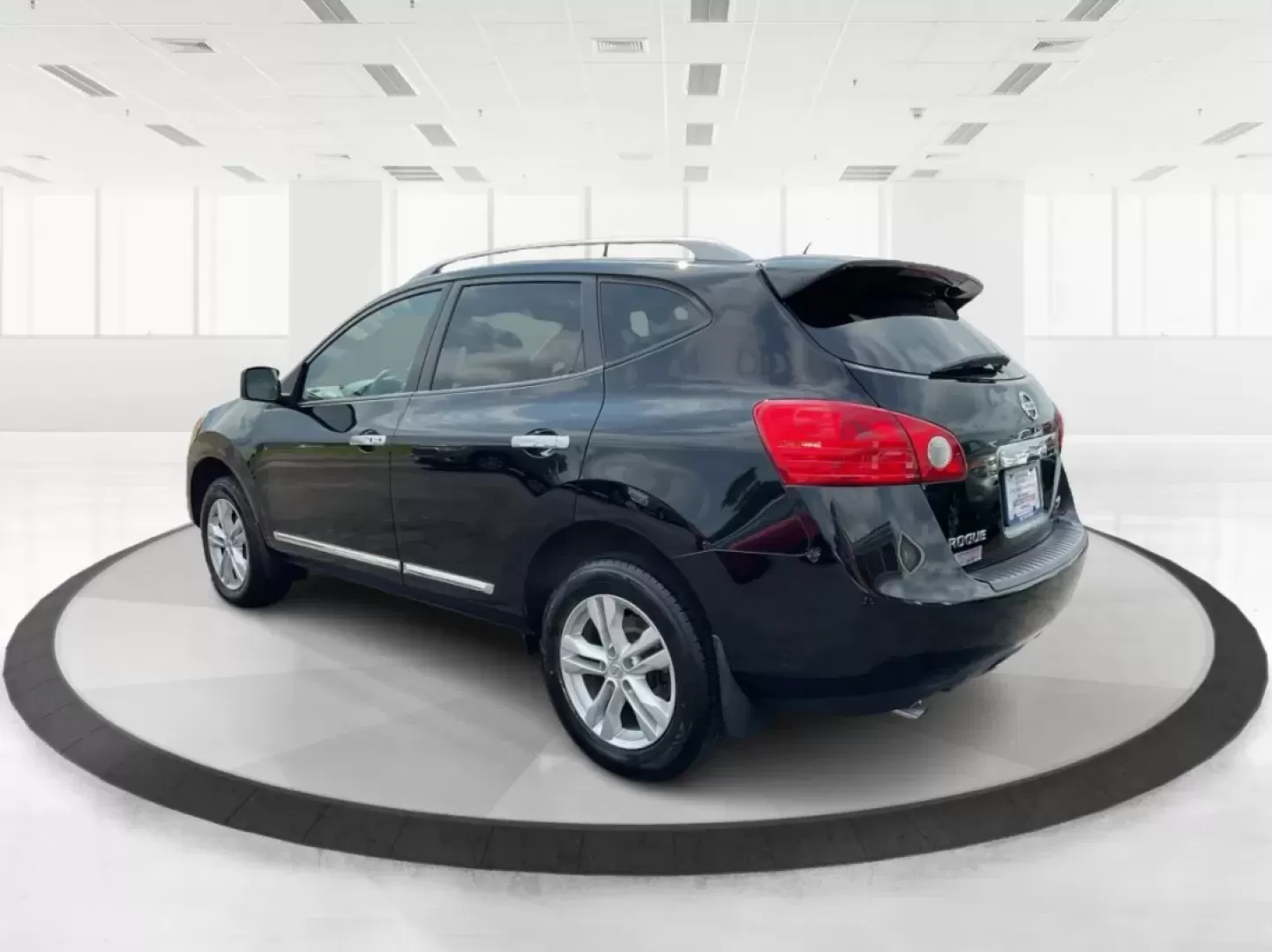 2013 Nissan Rogue SV (JN8AS5MV2DW) with an 2.5L I-4 DOHC engine, Continuously Variable Transmission transmission, located at 1951 S Dayton Lakeview Rd., New Carlisle, OH, 45344, (937) 908-9800, 39.890999, -84.050255 - **Experience Adventure with This 2013 Nissan Rogue SV at Advantage Car and Credit - Piqua!**<br /> <br /> Are you ready to embark on your next road trip or tackle your daily commute with confidence? The 2013 Nissan Rogue SV is perfect for budget-conscious buyers and growing families alike, offering - Photo#4