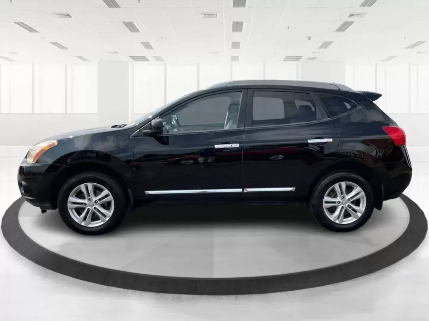 2013 Nissan Rogue SV (JN8AS5MV2DW) with an 2.5L I-4 DOHC engine, located at 8750 N County Rd 25A, Piqua, OH, 45356, (937) 908-9800, 40.164391, -84.232513 - **Experience Adventure with This 2013 Nissan Rogue SV at Advantage Car and Credit - Piqua!**<br /> <br /> Are you ready to embark on your next road trip or tackle your daily commute with confidence? The 2013 Nissan Rogue SV is perfect for budget-conscious buyers and growing families alike, offering - Photo#5