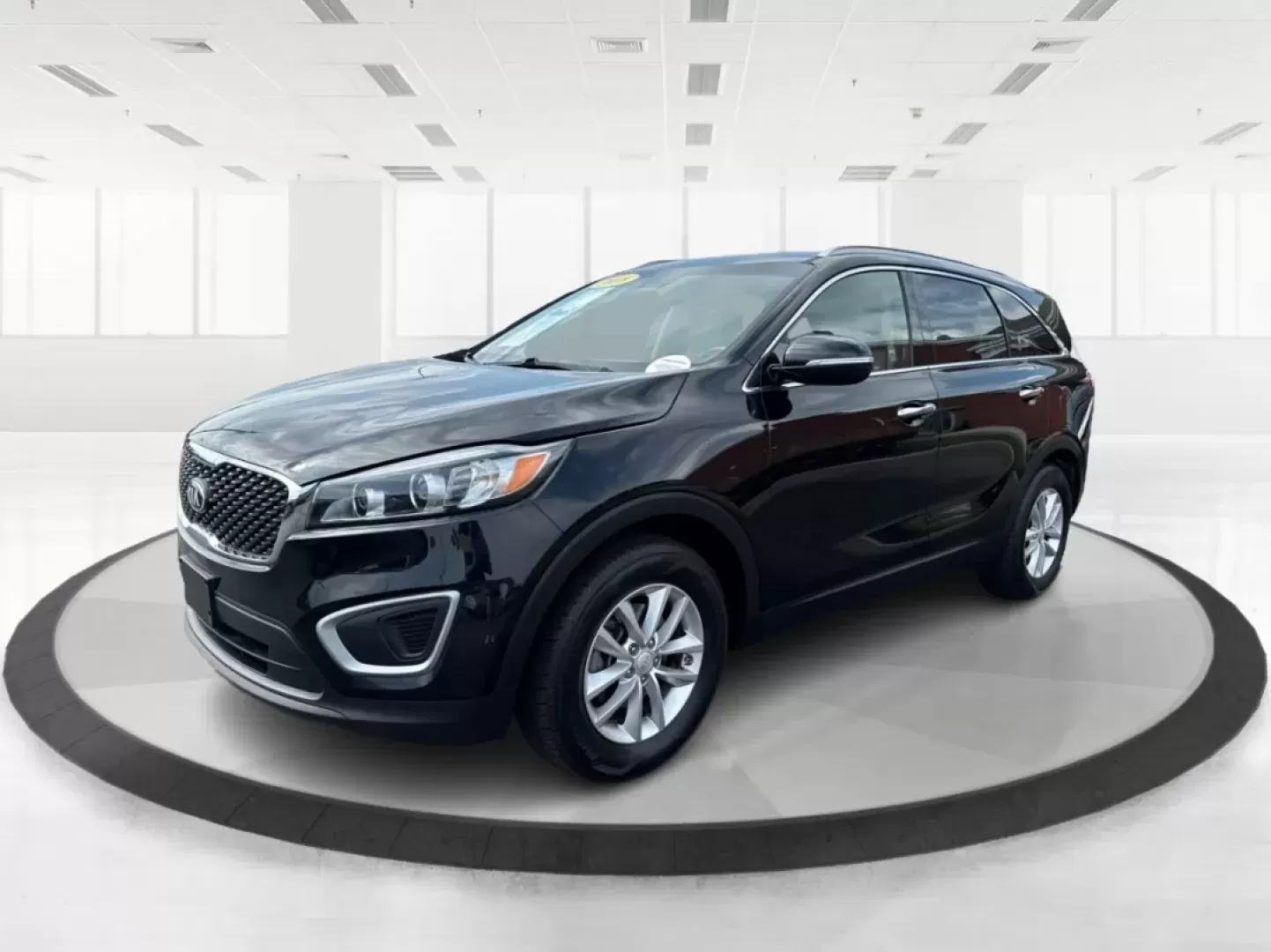 2018 Kia Sorento 2.4L LX (5XYPG4A32JG) with an 2.4L I-4 gasoline direct injection engine, located at 8750 N County Rd 25A, Piqua, OH, 45356, (937) 908-9800, 40.164391, -84.232513 - **Discover the Perfect Family Adventure with the 2018 Kia Sorento at Advantage Car and Credit - Piqua**<br /> <br /> Are you searching for a reliable SUV that seamlessly fits your family's active lifestyle? Look no further! The 2018 Kia Sorento, available now at Advantage Car and Credit in Piqua, OH - Photo#8
