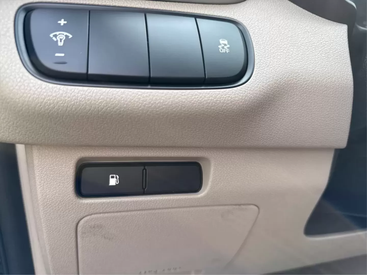 2018 Kia Sorento 2.4L LX (5XYPG4A32JG) with an 2.4L I-4 gasoline direct injection engine, located at 8750 N County Rd 25A, Piqua, OH, 45356, (937) 908-9800, 40.164391, -84.232513 - **Discover the Perfect Family Adventure with the 2018 Kia Sorento at Advantage Car and Credit - Piqua**<br /> <br /> Are you searching for a reliable SUV that seamlessly fits your family's active lifestyle? Look no further! The 2018 Kia Sorento, available now at Advantage Car and Credit in Piqua, OH - Photo#17