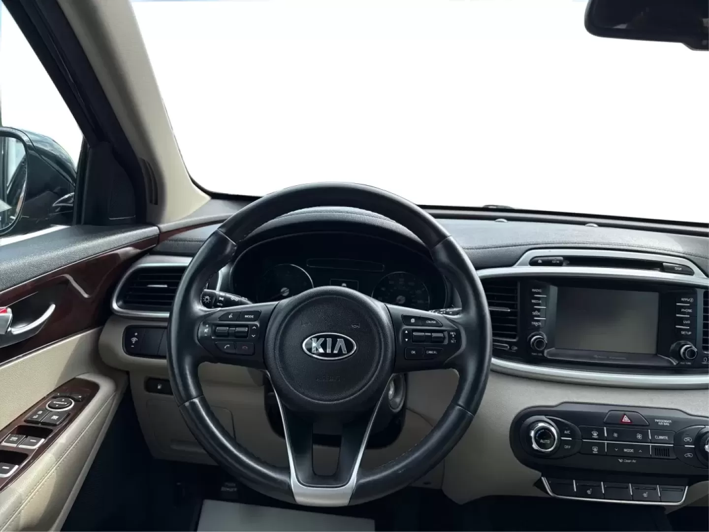 2018 Kia Sorento 2.4L LX (5XYPG4A32JG) with an 2.4L I-4 gasoline direct injection engine, located at 8750 N County Rd 25A, Piqua, OH, 45356, (937) 908-9800, 40.164391, -84.232513 - **Discover the Perfect Family Adventure with the 2018 Kia Sorento at Advantage Car and Credit - Piqua**<br /> <br /> Are you searching for a reliable SUV that seamlessly fits your family's active lifestyle? Look no further! The 2018 Kia Sorento, available now at Advantage Car and Credit in Piqua, OH - Photo#21