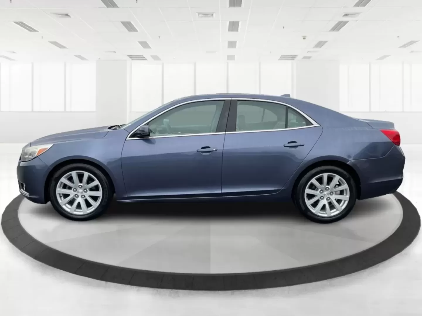 2014 Chevrolet Malibu 2LT (1G11E5SL5EF) with an ECOTEC 2.5L I-4 gasoline direct injection engine, located at 401 Woodman Dr, Riverside, OH, 45431, (937) 908-9800, 39.760899, -84.123421 - Are you searching for a reliable vehicle that can handle daily commutes while still making weekend adventures a breeze? Look no further than this stunning 2014 Chevrolet Malibu 2LT, available now at Advantage Car and Credit in Riverside, OH. With its sleek design and impressive features, this sedan - Photo#5