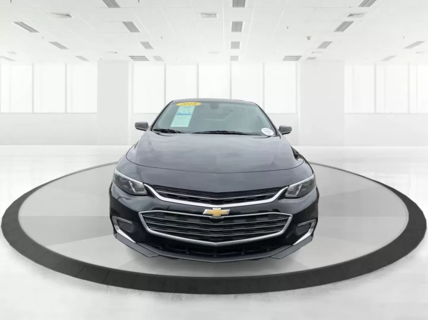 2018 Chevrolet Malibu LT (1G1ZD5ST8JF) with an ECOTEC 1.5L I-4 gasoline direct injection engine, located at 1951 S Dayton Lakeview Rd., New Carlisle, OH, 45344, (937) 908-9800, 39.890999, -84.050255 - **Discover Your Next Adventure with the 2018 Chevrolet Malibu LT at Advantage Car and Credit!**<br /> <br /> Are you ready to elevate your daily commute or family outings with a stylish and reliable sedan? The 2018 Chevrolet Malibu LT is the perfect vehicle for those seeking a balance of comfort, pe - Photo#7