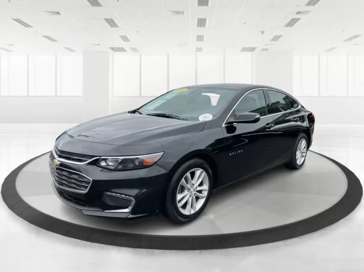 2018 Chevrolet Malibu LT (1G1ZD5ST8JF) with an ECOTEC 1.5L I-4 gasoline direct injection engine, located at 1951 S Dayton Lakeview Rd., New Carlisle, OH, 45344, (937) 908-9800, 39.890999, -84.050255 - **Discover Your Next Adventure with the 2018 Chevrolet Malibu LT at Advantage Car and Credit!**<br /> <br /> Are you ready to elevate your daily commute or family outings with a stylish and reliable sedan? The 2018 Chevrolet Malibu LT is the perfect vehicle for those seeking a balance of comfort, pe - Photo#8