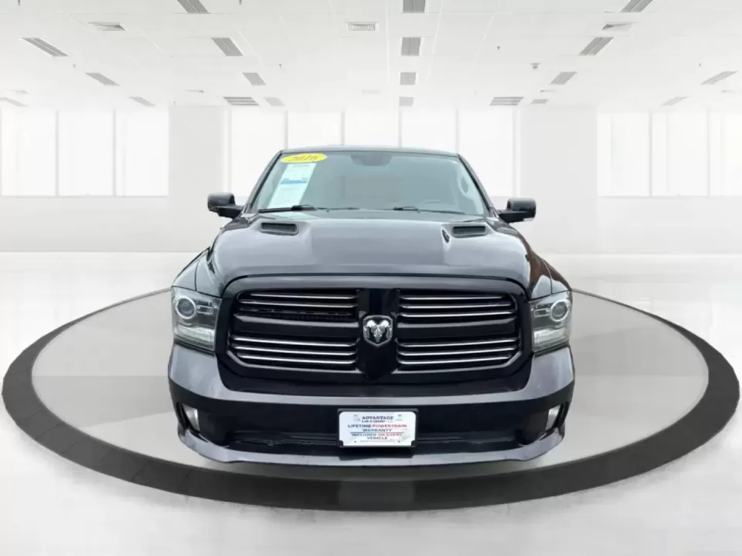 2016 Ram 1500 Sport (1C6RR7MT2GS) with an 5.7L V8 OHV 16V engine, 6A transmission, located at 4508 South Dixie Dr, Moraine, OH, 45439, (937) 908-9800, 39.689976, -84.218452 - **Unleash Your Adventurous Spirit with the 2016 Ram 1500 Sport!**<br /> <br /> Are you ready to elevate your driving experience? Whether you're navigating the daily grind of your commute, transporting the kids to soccer practice, or gearing up for a weekend adventure, the 2016 Ram 1500 Sport is desi - Photo#7