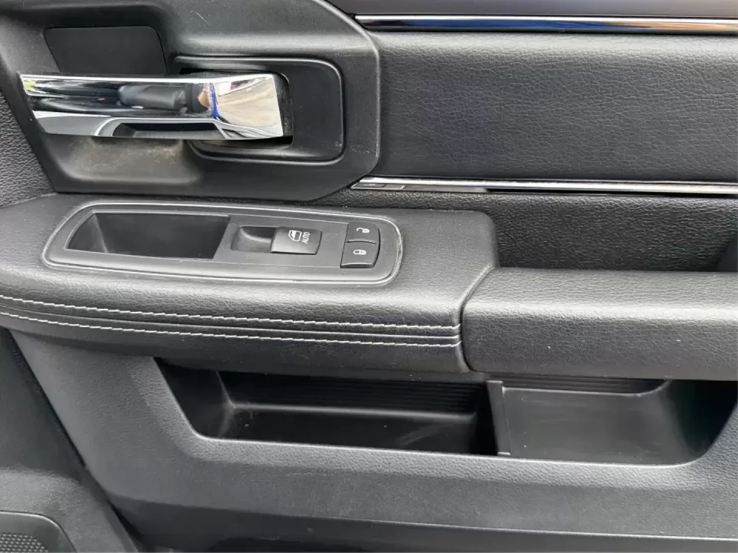 2016 Ram 1500 Sport (1C6RR7MT2GS) with an 5.7L V8 OHV 16V engine, 6A transmission, located at 4508 South Dixie Dr, Moraine, OH, 45439, (937) 908-9800, 39.689976, -84.218452 - **Unleash Your Adventurous Spirit with the 2016 Ram 1500 Sport!**<br /> <br /> Are you ready to elevate your driving experience? Whether you're navigating the daily grind of your commute, transporting the kids to soccer practice, or gearing up for a weekend adventure, the 2016 Ram 1500 Sport is desi - Photo#20