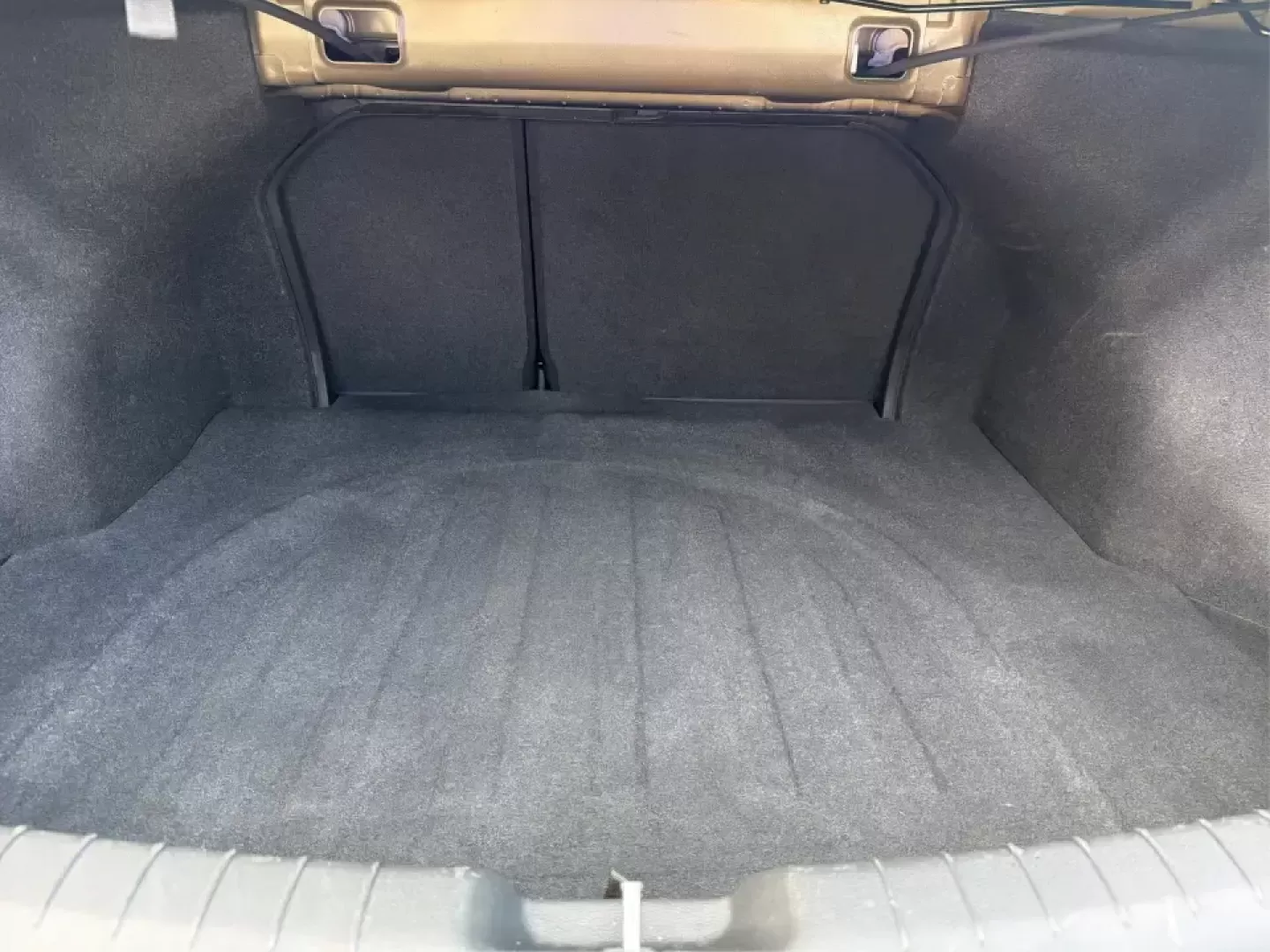 2018 Hyundai Elantra Value Edition (KMHD84LF2JU) with an Nu 2L I-4 DOHC engine, 6A transmission, located at 4508 South Dixie Dr, Moraine, OH, 45439, (937) 908-9800, 39.689976, -84.218452 - Get ready to elevate your daily commute or weekend adventures with the stunning 2018 Hyundai Elantra Value Edition, available now at Advantage Car and Credit in Moraine, OH! Ideal for budget-conscious buyers seeking reliability and style, this sedan stands out with its sleek Black Diamond exterior a - Photo#12