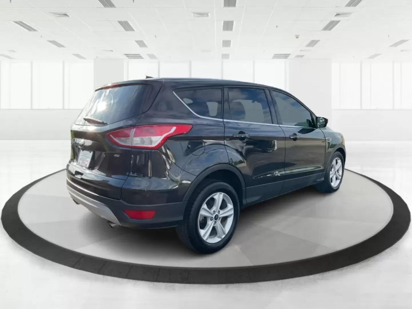 2015 Ford Escape SE (1FMCU0G76FU) with an Other engine, located at 1099 N County Rd 25A , Troy, OH, 45373, (937) 908-9800, 40.057079, -84.212883 - **Discover the Ultimate Family Adventure Vehicle: 2015 Ford Escape SE at Advantage Car and Credit - Piqua**<br /> <br /> Are you ready to elevate your family road trips or weekend adventures? The 2015 Ford Escape SE offers the perfect blend of style, comfort, and utility to meet the demands of an ac - Photo#2