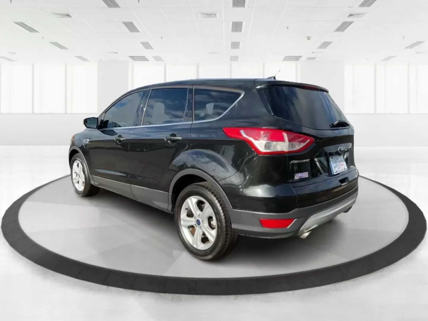 2015 Ford Escape SE (1FMCU0G76FU) with an Other engine, located at 1099 N County Rd 25A , Troy, OH, 45373, (937) 908-9800, 40.057079, -84.212883 - **Discover the Ultimate Family Adventure Vehicle: 2015 Ford Escape SE at Advantage Car and Credit - Piqua**<br /> <br /> Are you ready to elevate your family road trips or weekend adventures? The 2015 Ford Escape SE offers the perfect blend of style, comfort, and utility to meet the demands of an ac - Photo#4