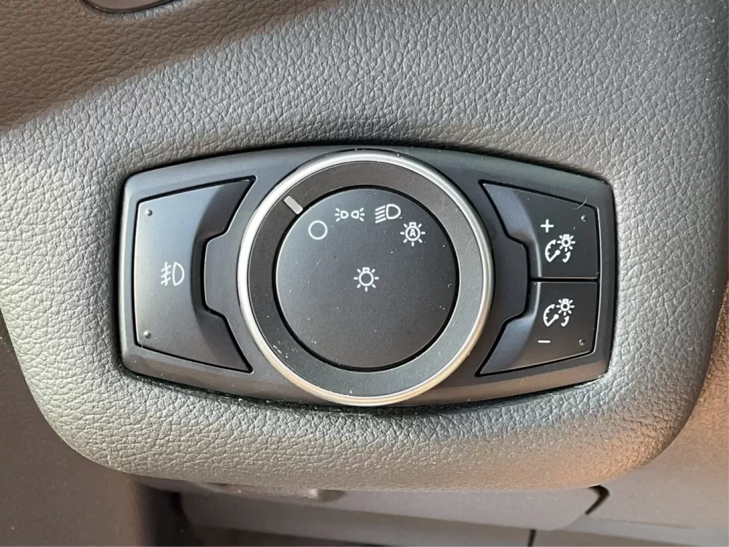 2015 Ford Escape SE (1FMCU0G76FU) with an Other engine, located at 1099 N County Rd 25A , Troy, OH, 45373, (937) 908-9800, 40.057079, -84.212883 - **Discover the Ultimate Family Adventure Vehicle: 2015 Ford Escape SE at Advantage Car and Credit - Piqua**<br /> <br /> Are you ready to elevate your family road trips or weekend adventures? The 2015 Ford Escape SE offers the perfect blend of style, comfort, and utility to meet the demands of an ac - Photo#17