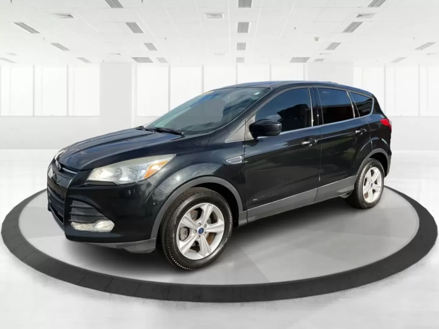 2015 Ford Escape SE (1FMCU0G76FU) with an Other engine, located at 4508 South Dixie Dr, Moraine, OH, 45439, (937) 908-9800, 39.689976, -84.218452 - **Discover the Ultimate Family Adventure Vehicle: 2015 Ford Escape SE at Advantage Car and Credit - Piqua**<br /> <br /> Are you ready to elevate your family road trips or weekend adventures? The 2015 Ford Escape SE offers the perfect blend of style, comfort, and utility to meet the demands of an ac - Photo#8