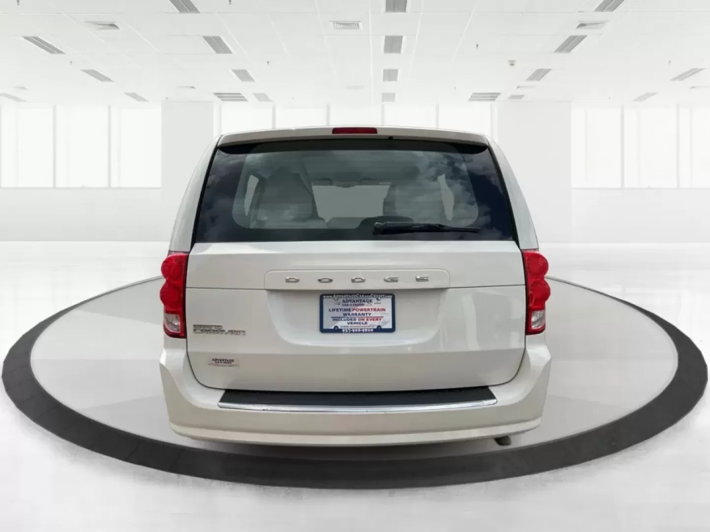 2012 Dodge Grand Caravan SE/AVP (2C4RDGBG2CR) with an 3.6L V-6 DOHC engine, located at 1230 East Main St, Xenia, OH, 45385, (937) 908-9800, 39.688026, -83.910172 - Explore your next adventure with the 2012 Dodge Grand Caravan SE/AVP, expertly designed for growing families and those who love to travel. With ample room for passengers and cargo, this versatile passenger van stands out as an ideal choice for weekend getaways or daily commutes. Whether you're shutt - Photo#3