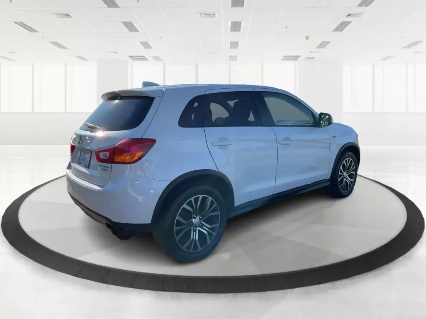 2017 Mitsubishi Outlander 2.0 ES (JA4AR3AU0HZ) with an 2L I-4 DOHC engine, located at 401 Woodman Dr, Riverside, OH, 45431, (937) 908-9800, 39.760899, -84.123421 - **Adventure Awaits with the 2017 Mitsubishi Outlander - Your Perfect Family SUV!**<br /> <br /> At Advantage Car and Credit - Piqua, we understand that your vehicle is more than just a mode of transportation; it's a gateway to adventure, a reliable partner for daily commutes, and a spacious haven fo - Photo#2