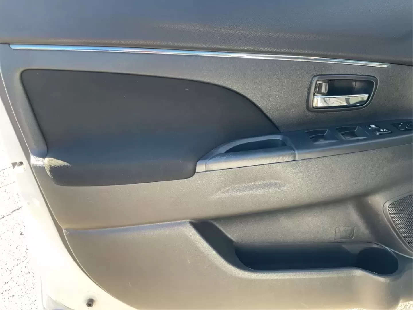 2017 Mitsubishi Outlander 2.0 ES (JA4AR3AU0HZ) with an 2L I-4 DOHC engine, located at 401 Woodman Dr, Riverside, OH, 45431, (937) 908-9800, 39.760899, -84.123421 - **Adventure Awaits with the 2017 Mitsubishi Outlander - Your Perfect Family SUV!**<br /> <br /> At Advantage Car and Credit - Piqua, we understand that your vehicle is more than just a mode of transportation; it's a gateway to adventure, a reliable partner for daily commutes, and a spacious haven fo - Photo#17