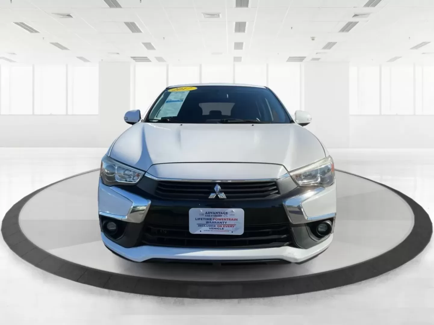 2017 Mitsubishi Outlander 2.0 ES (JA4AR3AU0HZ) with an 2L I-4 DOHC engine, located at 8750 N County Rd 25A, Piqua, OH, 45356, (937) 908-9800, 40.164391, -84.232513 - **Adventure Awaits with the 2017 Mitsubishi Outlander - Your Perfect Family SUV!**<br /> <br /> At Advantage Car and Credit - Piqua, we understand that your vehicle is more than just a mode of transportation; it's a gateway to adventure, a reliable partner for daily commutes, and a spacious haven fo - Photo#7