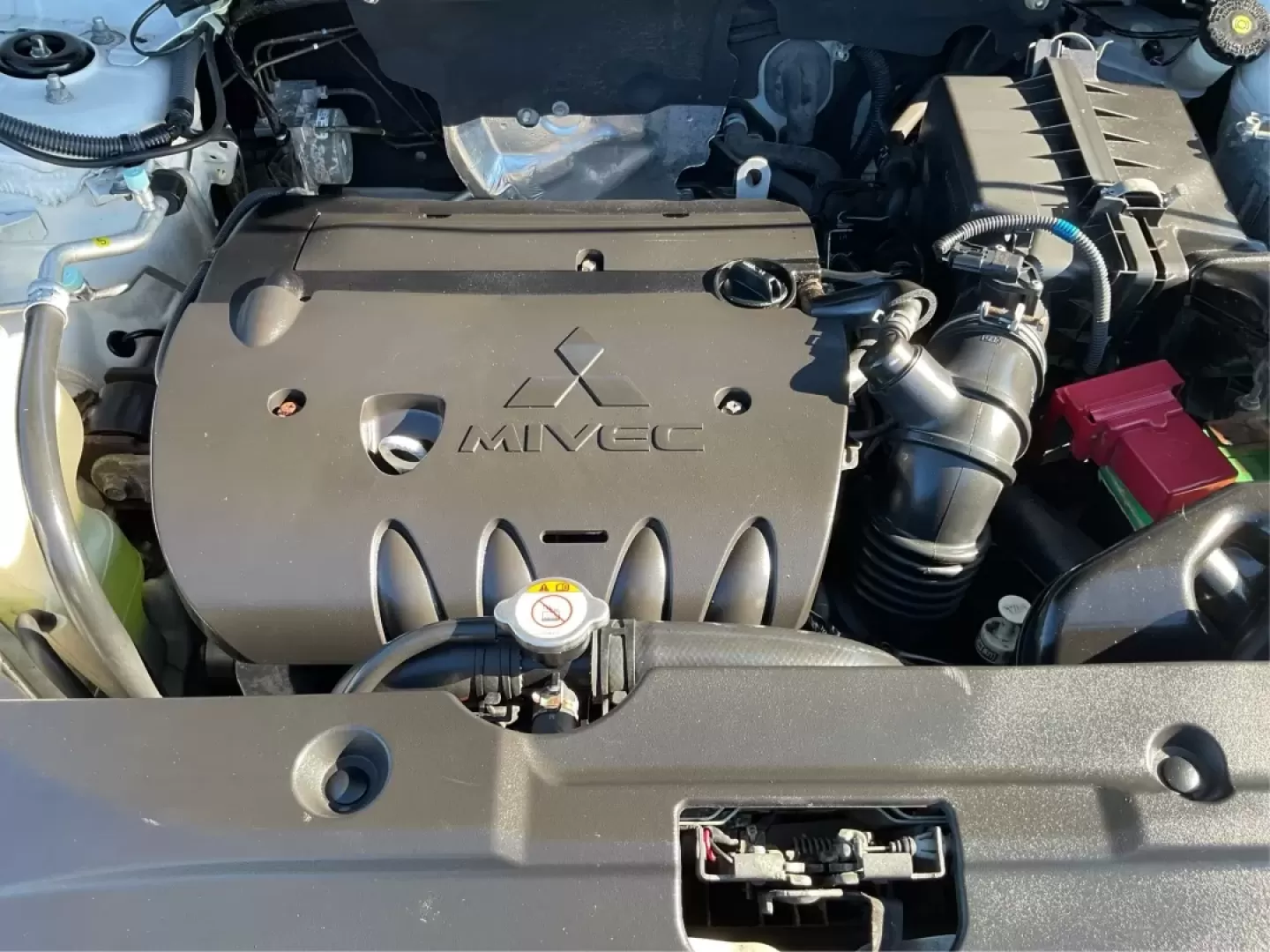2017 Mitsubishi Outlander 2.0 ES (JA4AR3AU0HZ) with an 2L I-4 DOHC engine, located at 8750 N County Rd 25A, Piqua, OH, 45356, (937) 908-9800, 40.164391, -84.232513 - **Adventure Awaits with the 2017 Mitsubishi Outlander - Your Perfect Family SUV!**<br /> <br /> At Advantage Car and Credit - Piqua, we understand that your vehicle is more than just a mode of transportation; it's a gateway to adventure, a reliable partner for daily commutes, and a spacious haven fo - Photo#11