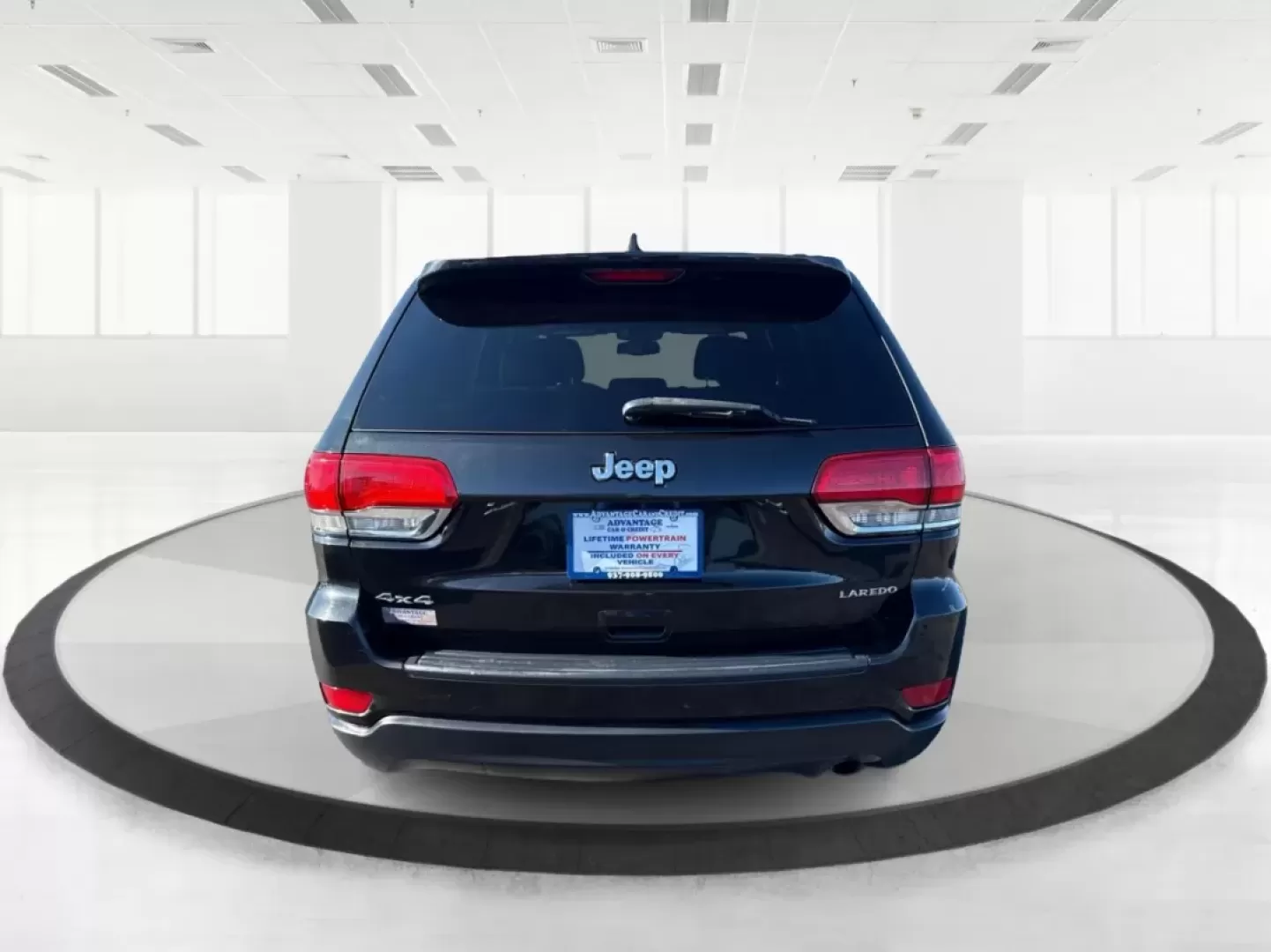2015 Jeep Grand Cherokee Laredo (1C4RJFAG0FC) with an 3.6L V-6 DOHC engine, located at 8750 N County Rd 25A, Piqua, OH, 45356, (937) 908-9800, 40.164391, -84.232513 - **Get Ready for Adventure with the 2015 Jeep Grand Cherokee Laredo at Advantage Car and Credit Piqua, OH!**<br /> <br /> Are you looking for the perfect vehicle to accommodate your adventurous lifestyle or growing family? Look no further than this stunning 2015 Jeep Grand Cherokee Laredo, available - Photo#3