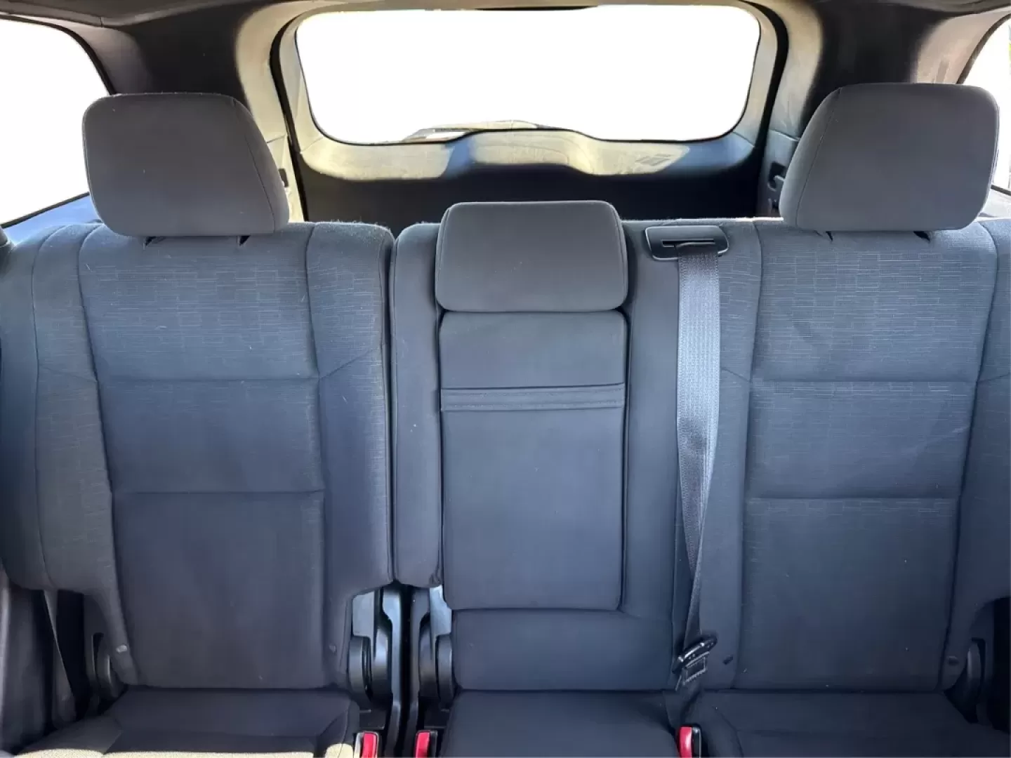 2015 Jeep Grand Cherokee Laredo (1C4RJFAG0FC) with an 3.6L V-6 DOHC engine, located at 8750 N County Rd 25A, Piqua, OH, 45356, (937) 908-9800, 40.164391, -84.232513 - **Get Ready for Adventure with the 2015 Jeep Grand Cherokee Laredo at Advantage Car and Credit Piqua, OH!**<br /> <br /> Are you looking for the perfect vehicle to accommodate your adventurous lifestyle or growing family? Look no further than this stunning 2015 Jeep Grand Cherokee Laredo, available - Photo#14