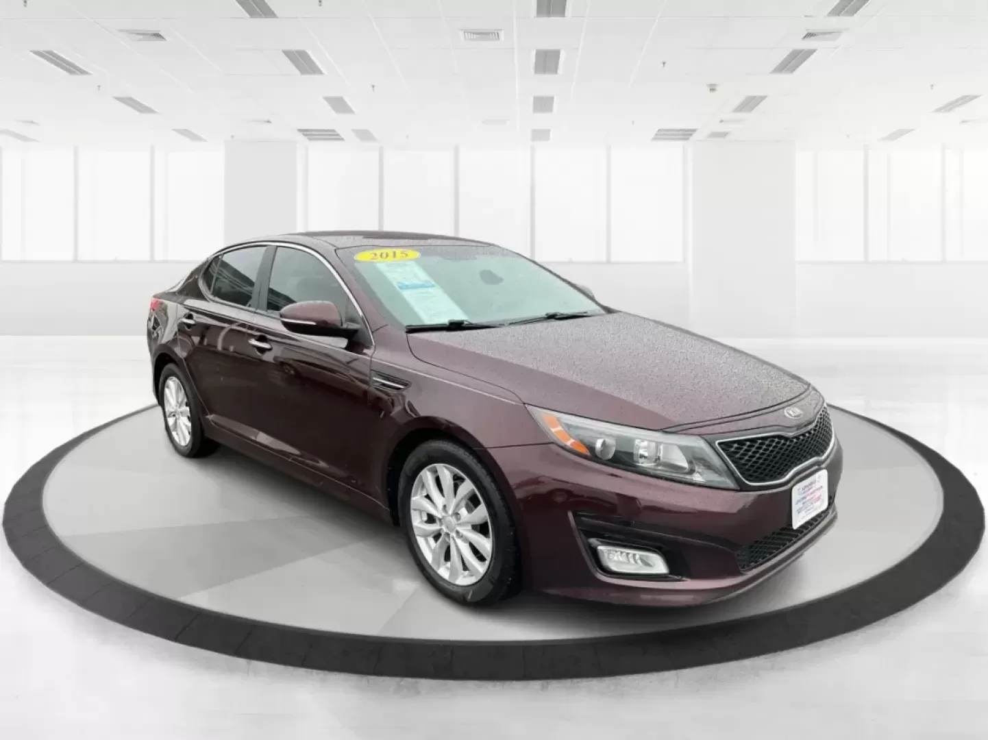 2015 Kia Optima LX (5XXGM4A72FG) with an Theta II 2.4L I-4 gasoline direct injection engine, located at 1951 S Dayton Lakeview Rd., New Carlisle, OH, 45344, (937) 908-9800, 39.890999, -84.050255 - **Discover the Perfect Blend of Comfort and Reliability with This 2015 Kia Optima LX Ideal for Your Daily Commute or Family Road Trips!**<br /> <br /> Are you ready to elevate your driving experience? The 2015 Kia Optima LX, available at Advantage Car and Credit in Fairborn, OH, is the answer to yo - Photo#2