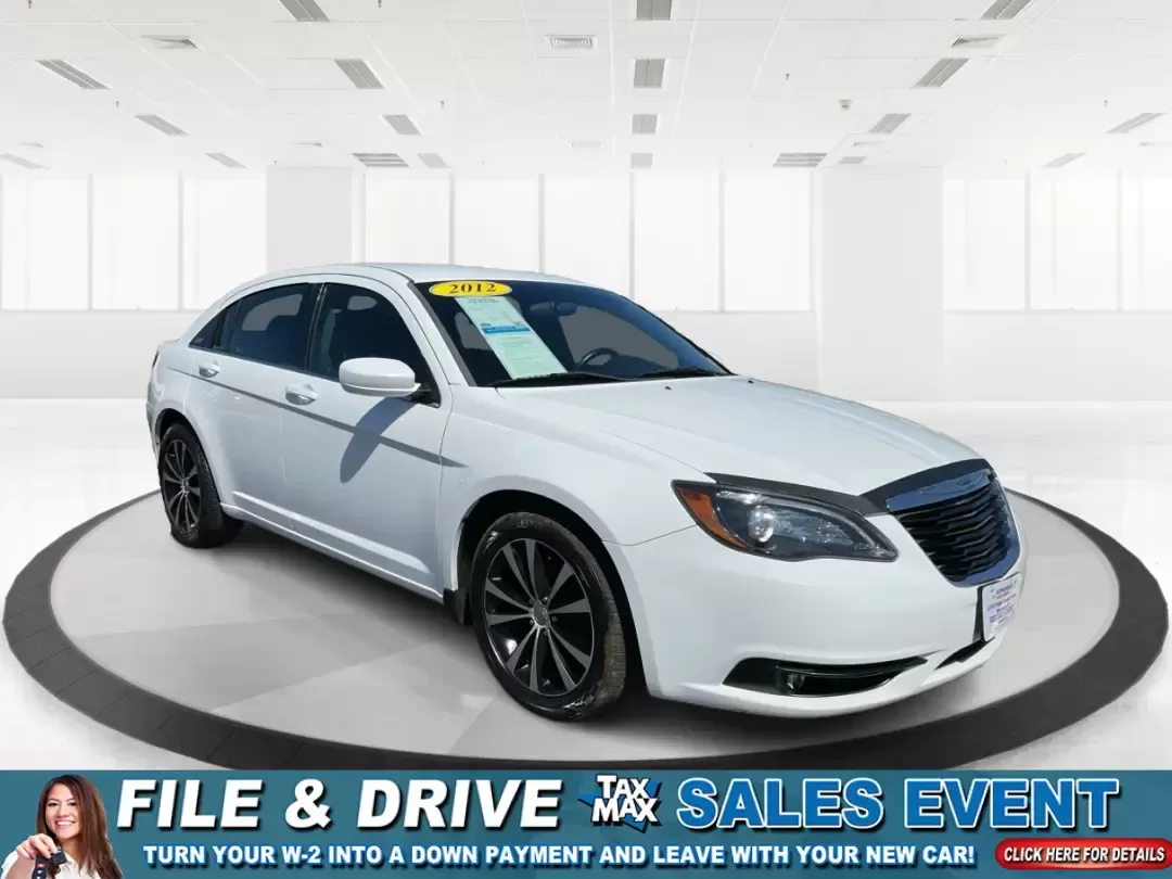 2012 Chrysler 200 Touring (1C3CCBBG4CN) with an 3.6L V6 DOHC 24V FFV engine, 6-Speed Automatic transmission, located at 1230 East Main St, Xenia, OH, 45385, (937) 908-9800, 39.688026, -83.910172 - Unleash your driving potential with the perfect blend of style, comfort, and functionality-ideal for growing families or anyone seeking a reliable commuter vehicle. Introducing the 2012 Chrysler 200 Touring sedan, now available at Advantage Car and Credit in Troy, OH. Located at 1099 N County Rd 25A - Photo#0